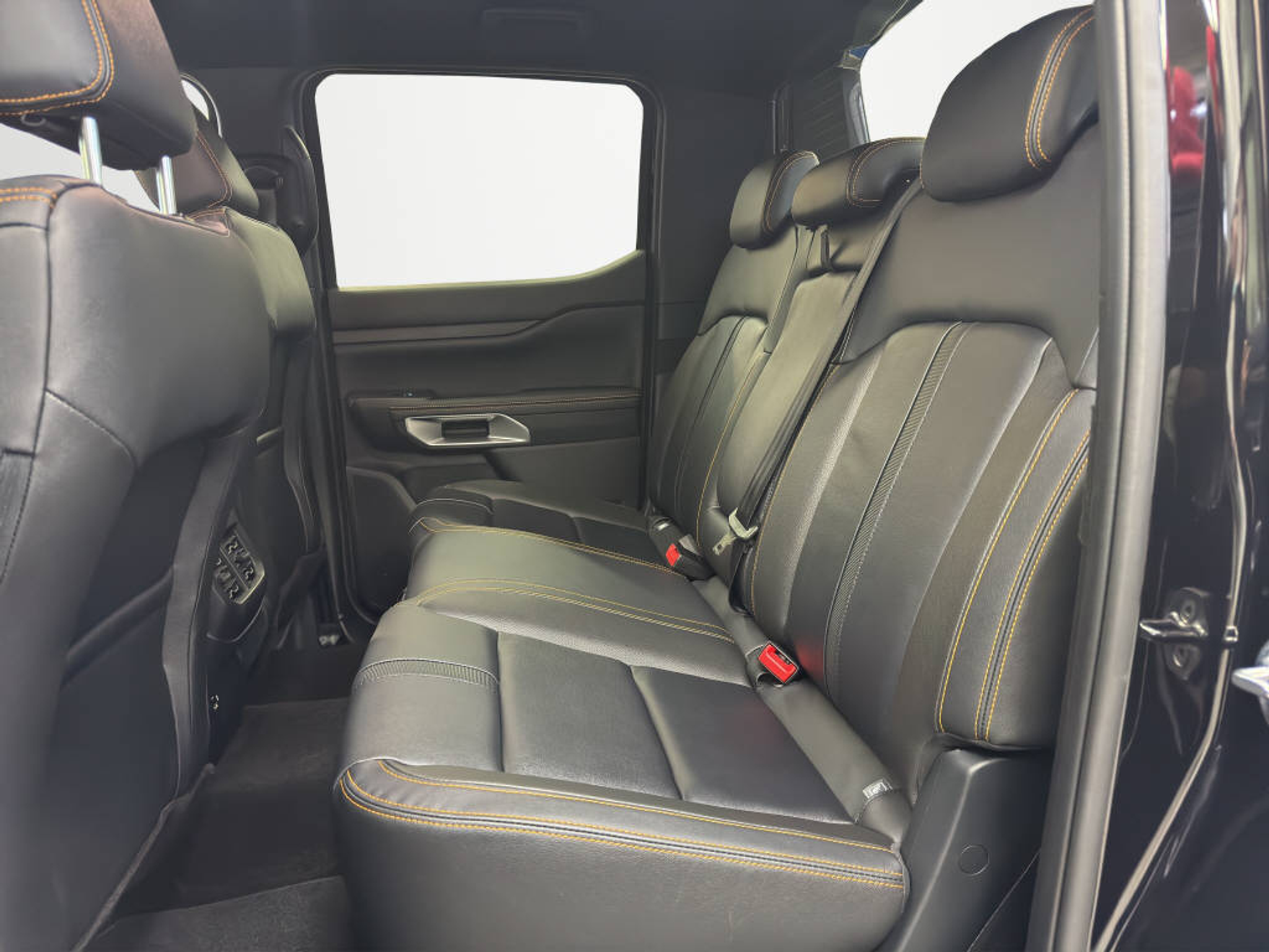 listing desktop thumbnail image 14