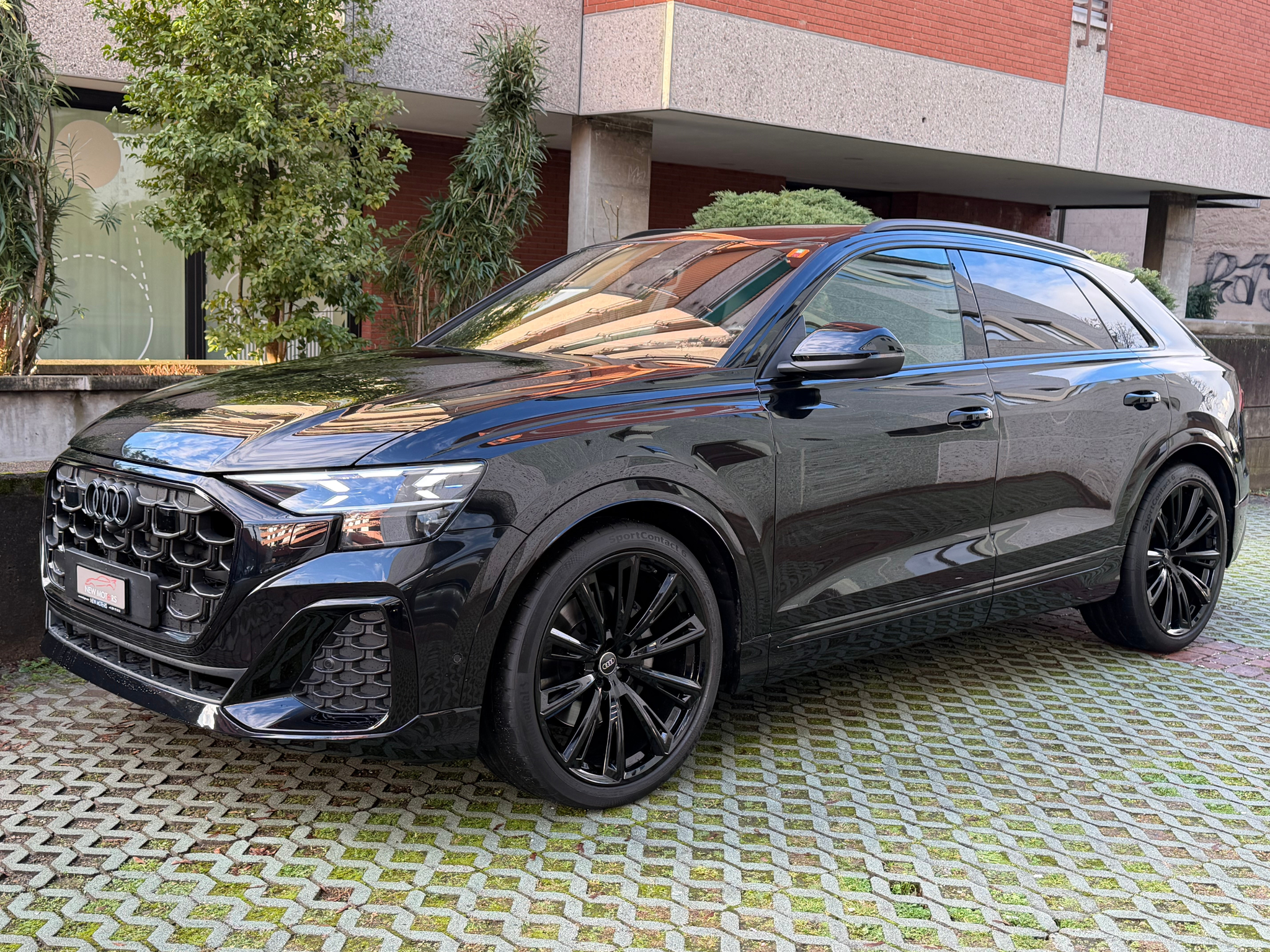 listing desktop thumbnail image 1