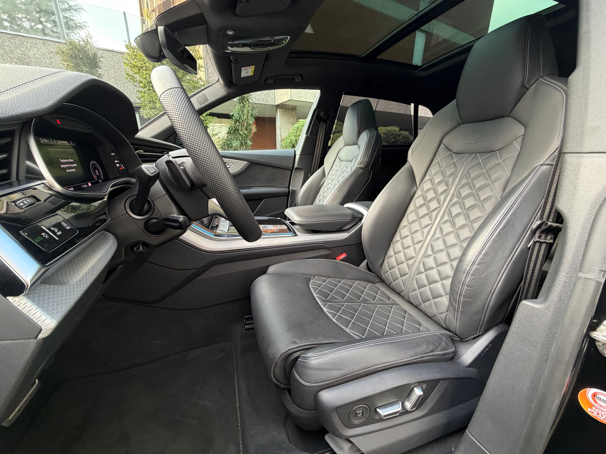 listing desktop thumbnail image 8