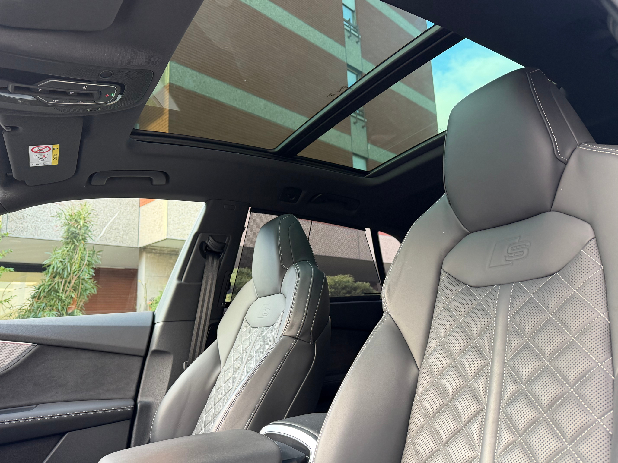 listing desktop thumbnail image 7