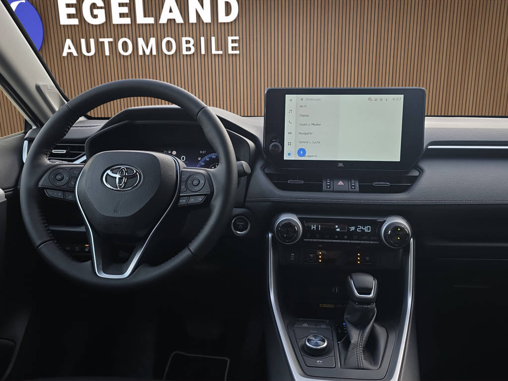 listing desktop thumbnail image 12