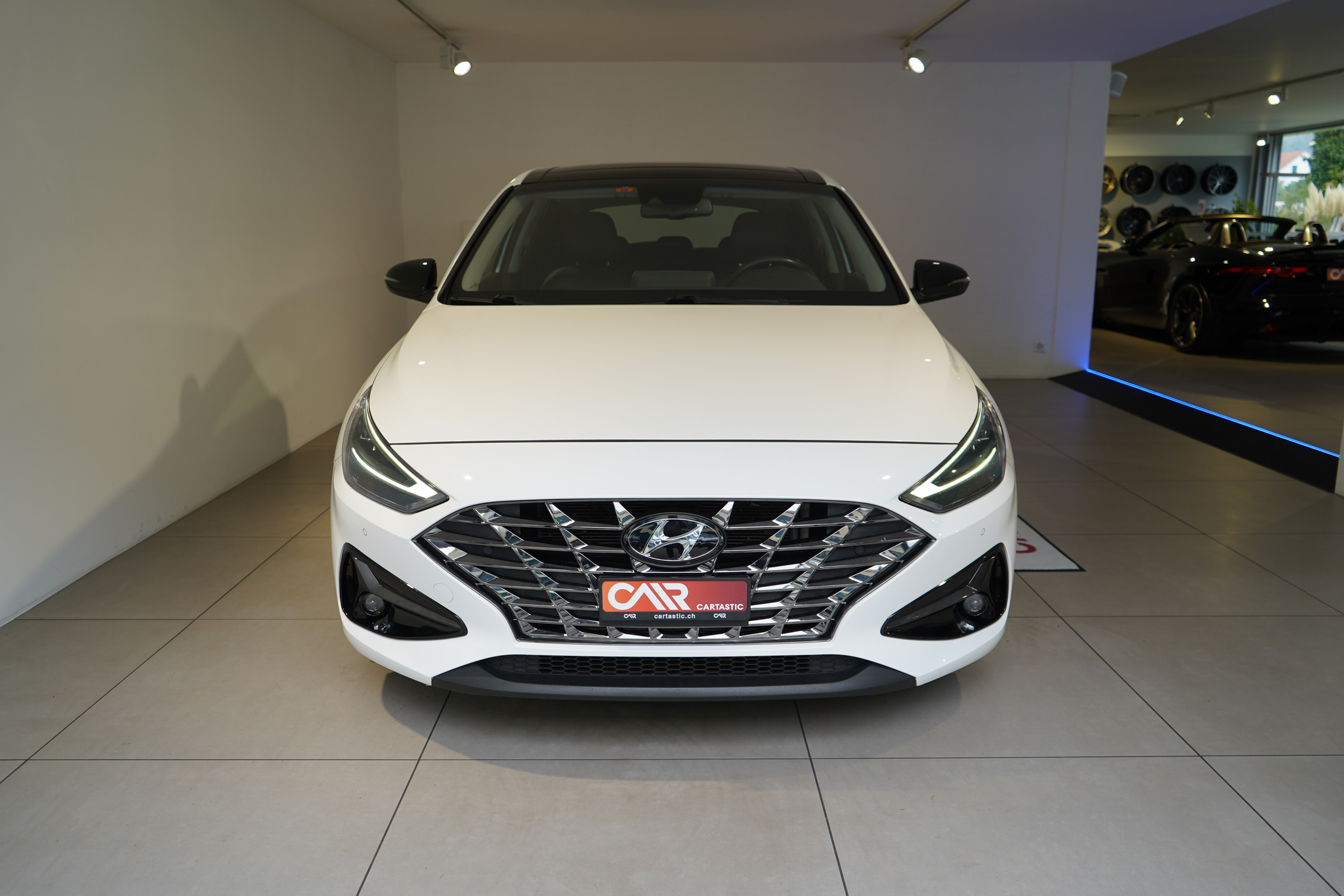 listing desktop thumbnail image 1