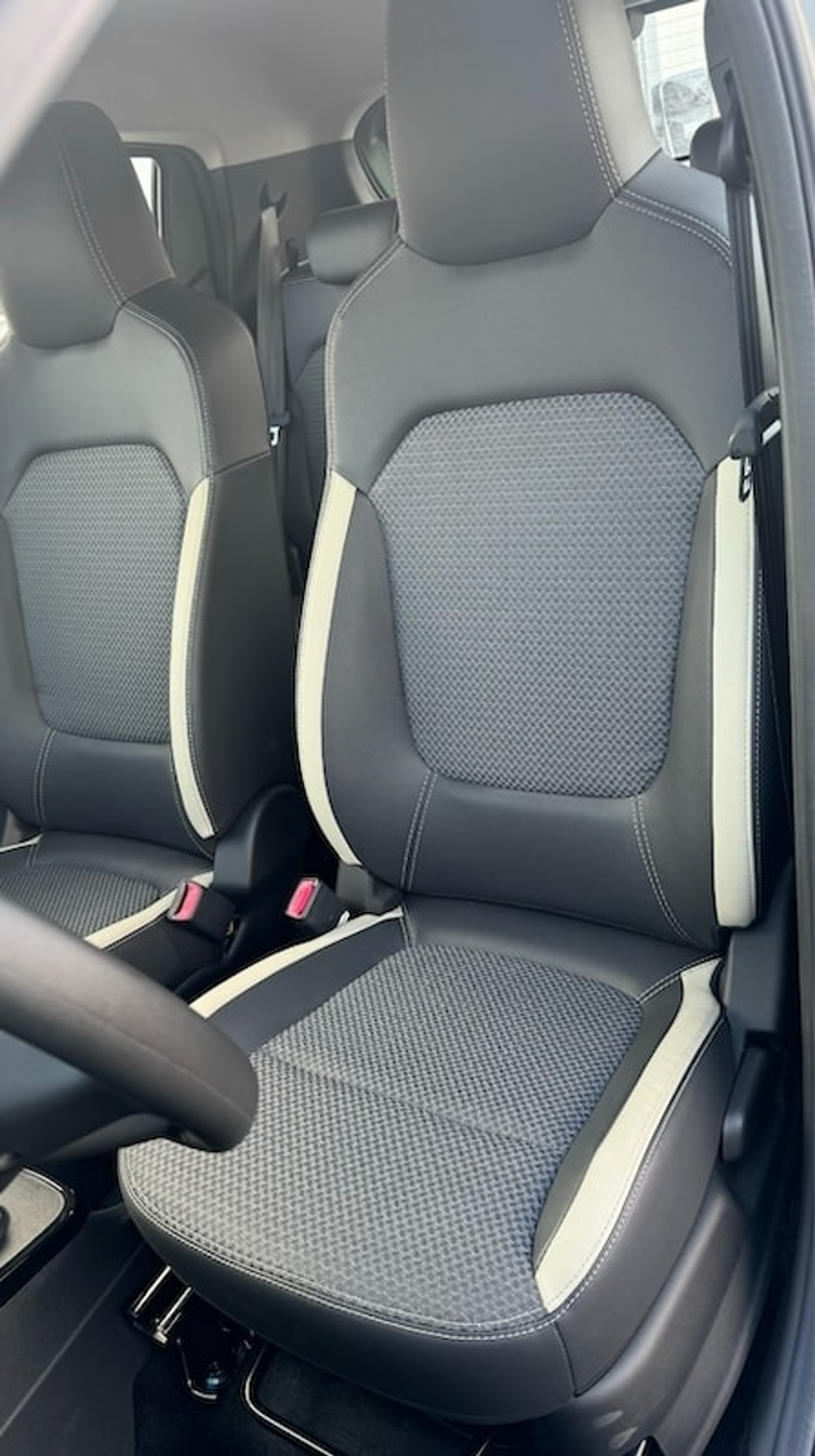 listing desktop thumbnail image 7