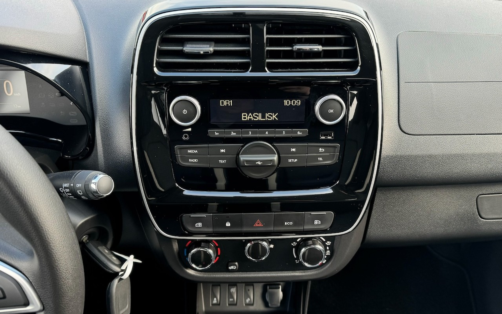 listing desktop thumbnail image 14