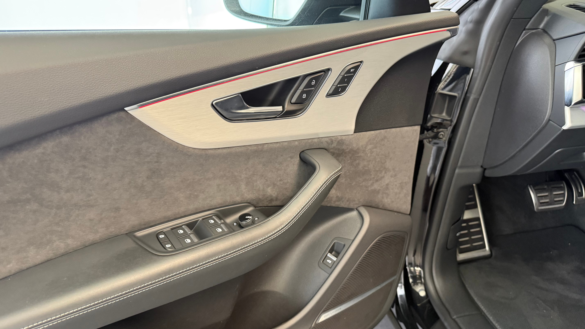 listing desktop thumbnail image 15