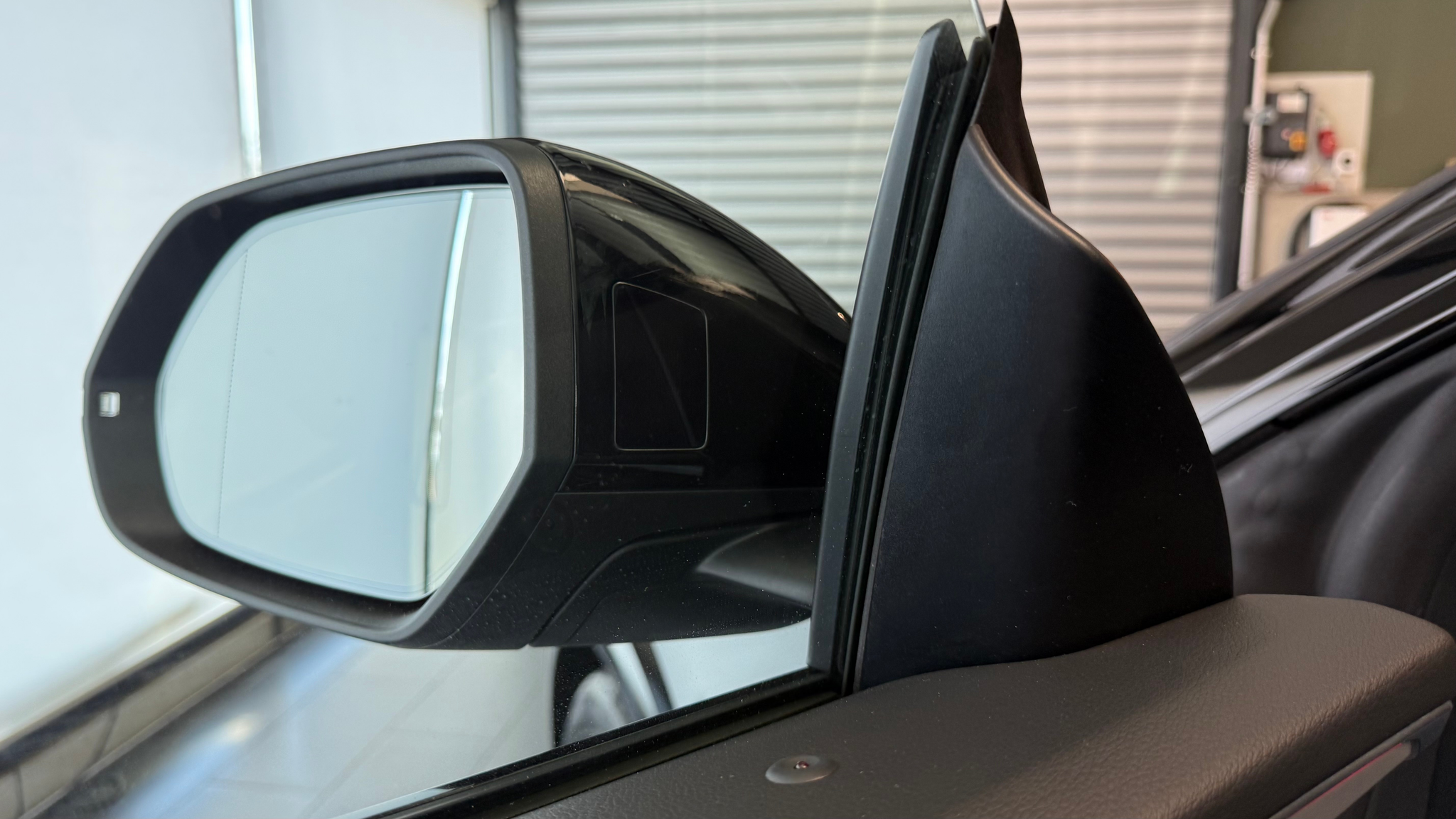 listing desktop thumbnail image 17