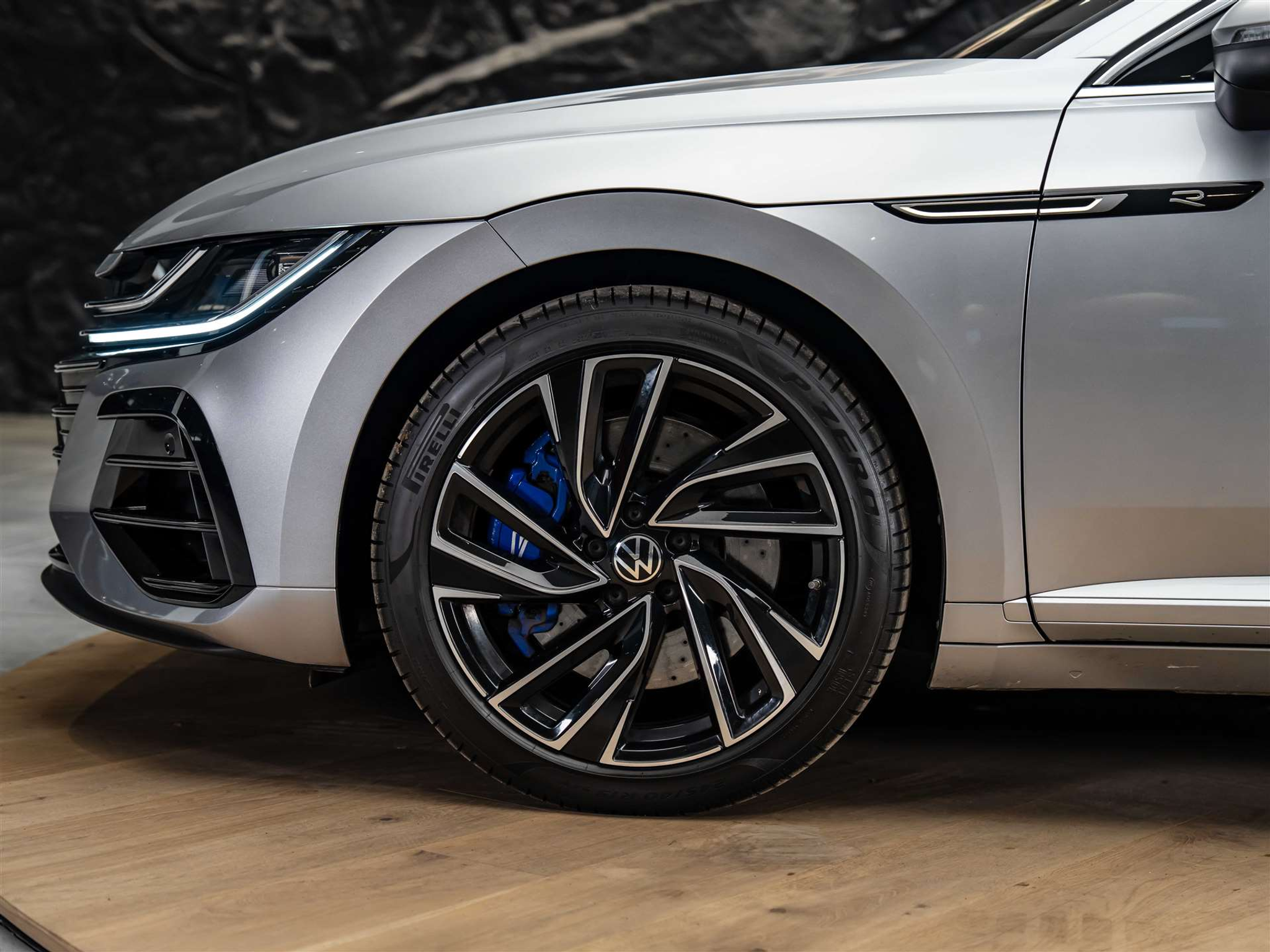 listing desktop thumbnail image 12