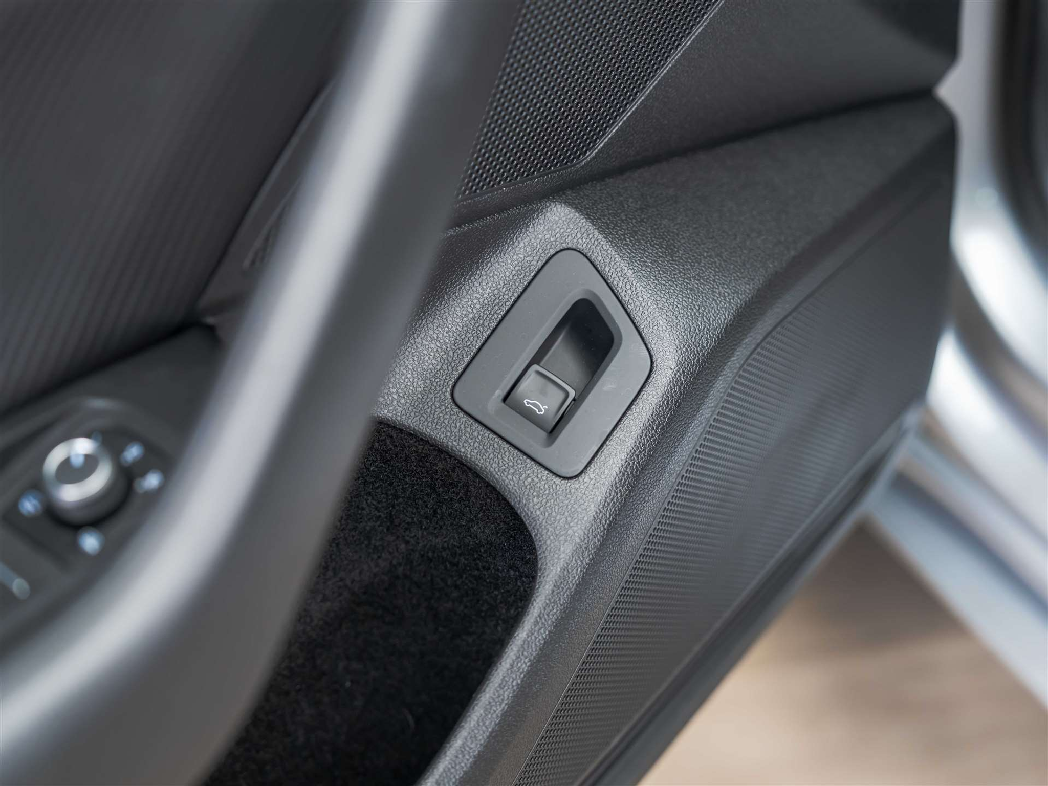 listing desktop thumbnail image 26