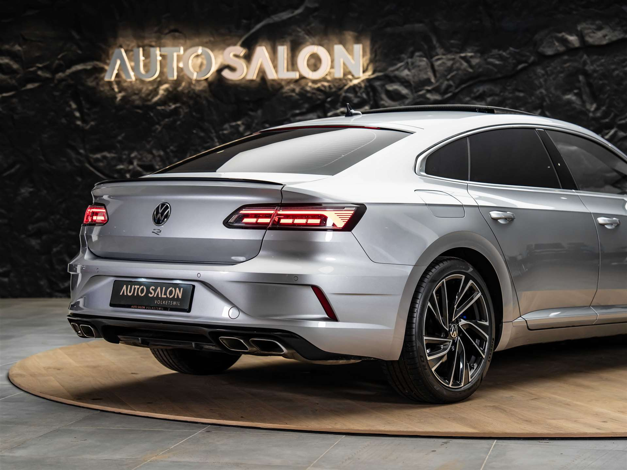 listing desktop thumbnail image 15