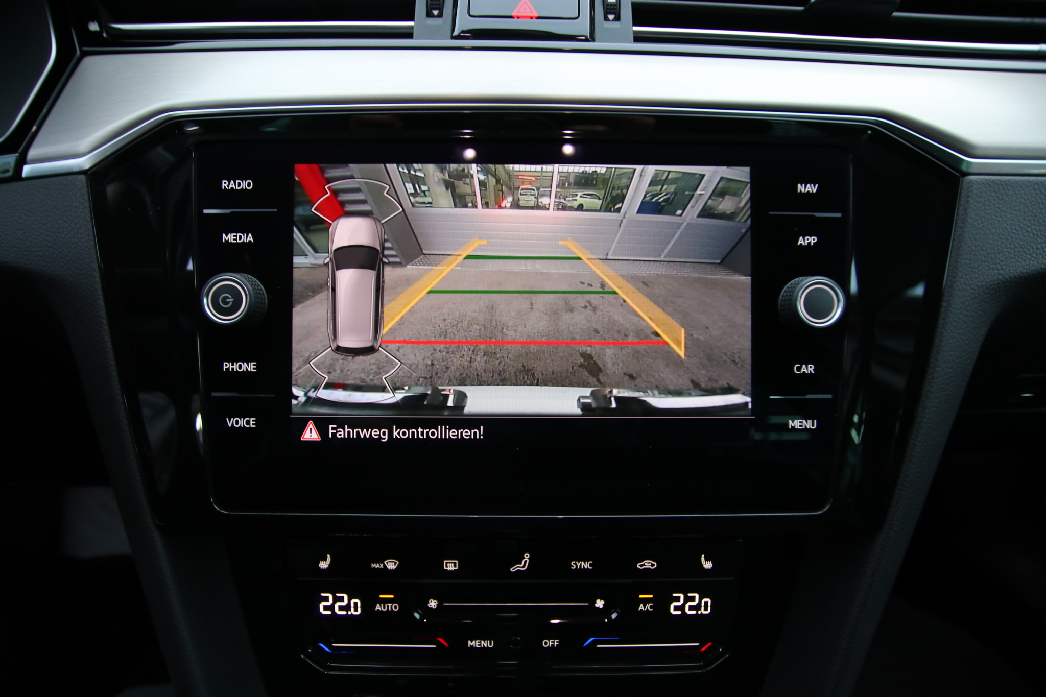 listing desktop thumbnail image 17