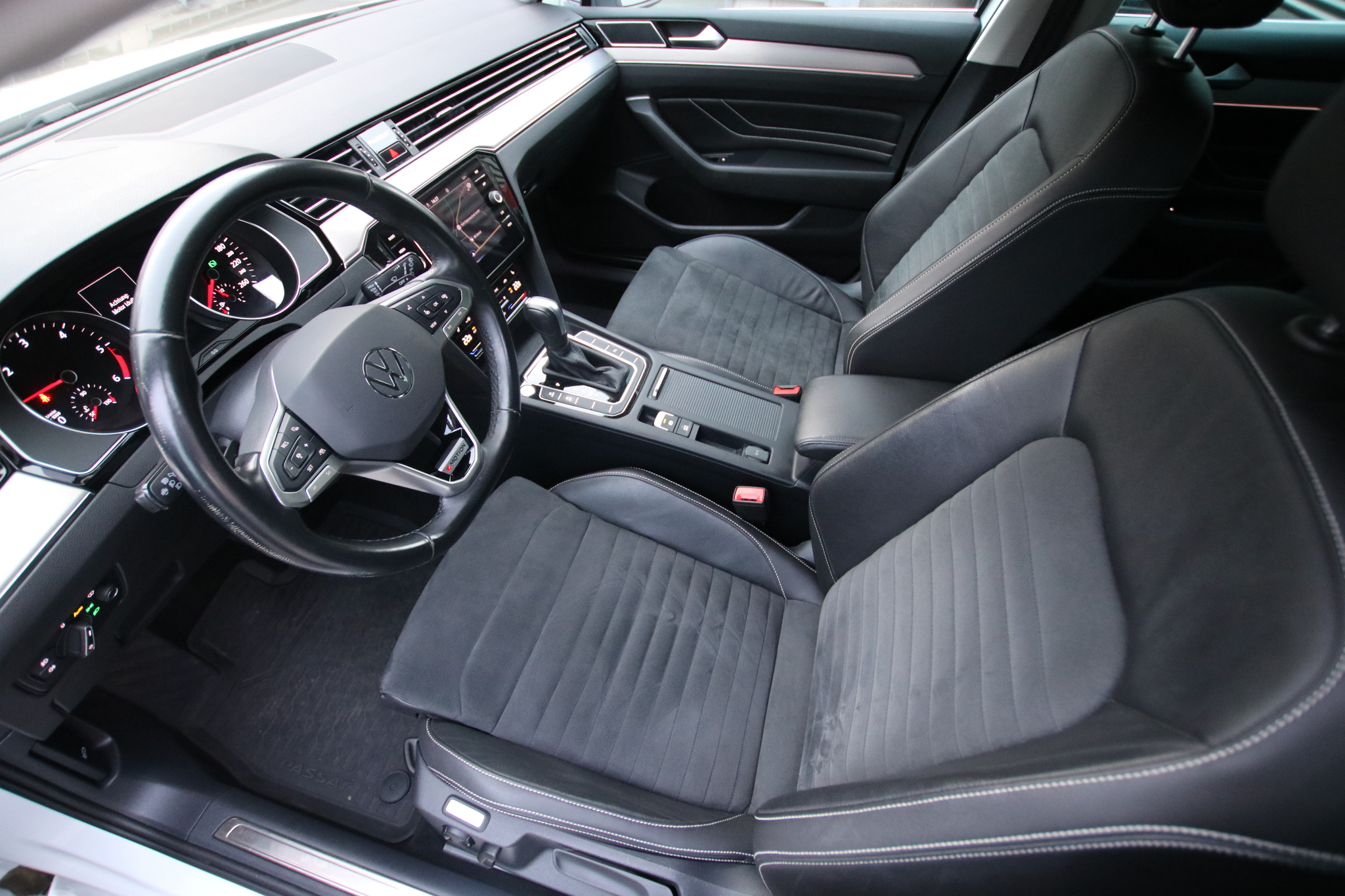 listing desktop thumbnail image 11