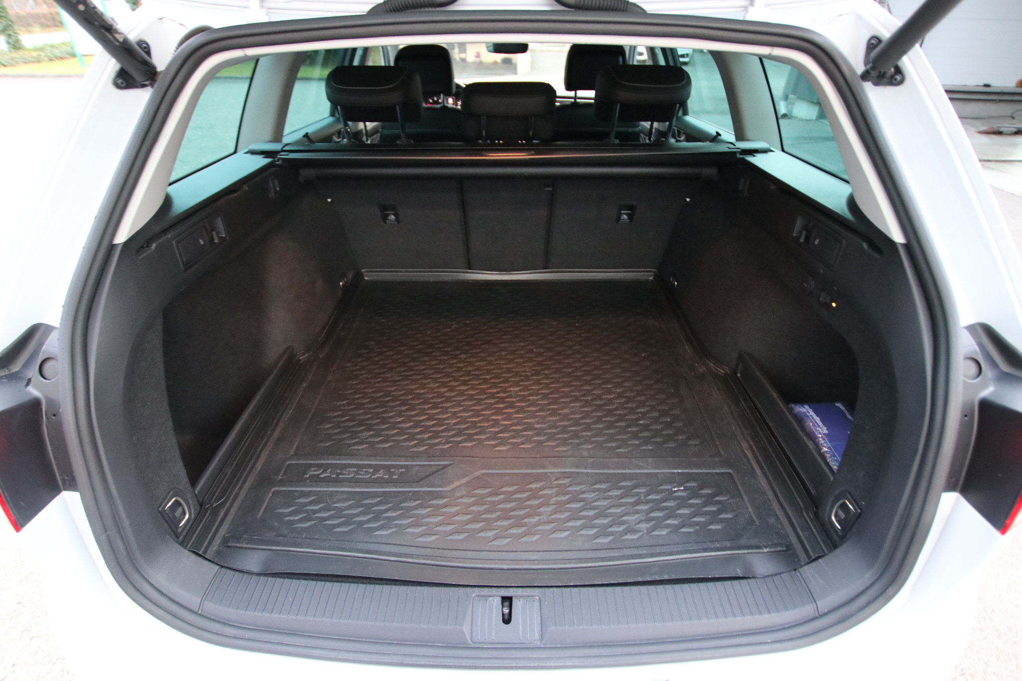 listing desktop thumbnail image 15