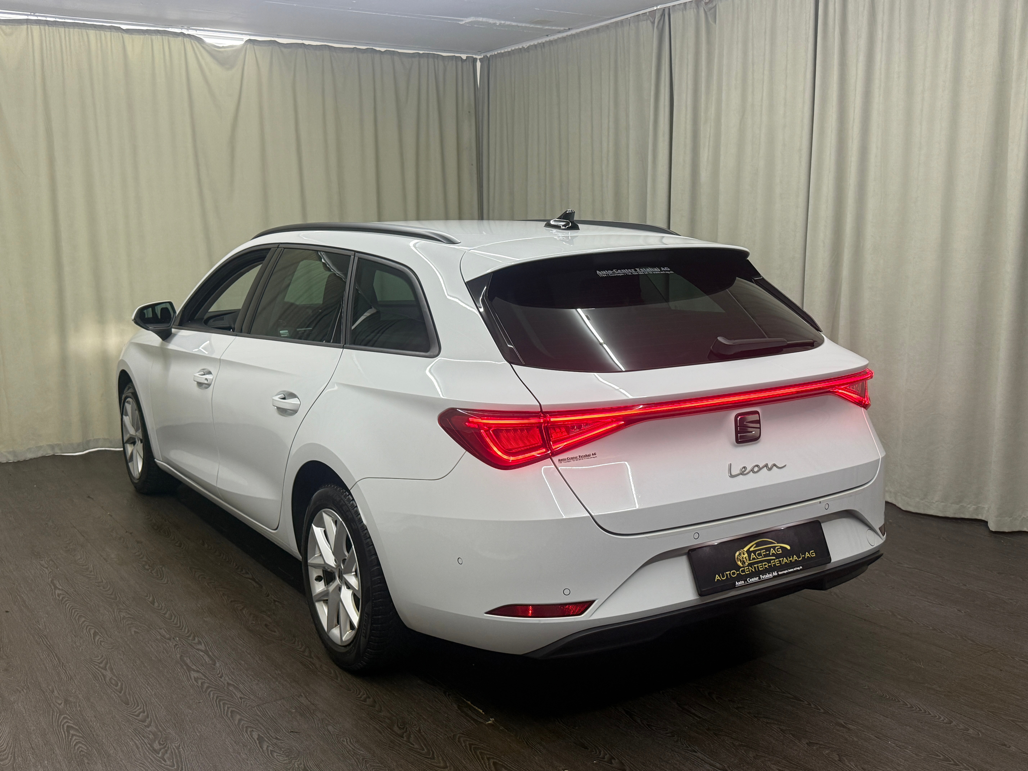 listing desktop thumbnail image 5