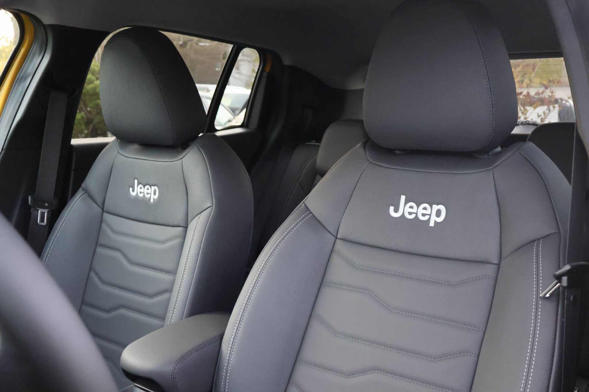 listing desktop thumbnail image 11