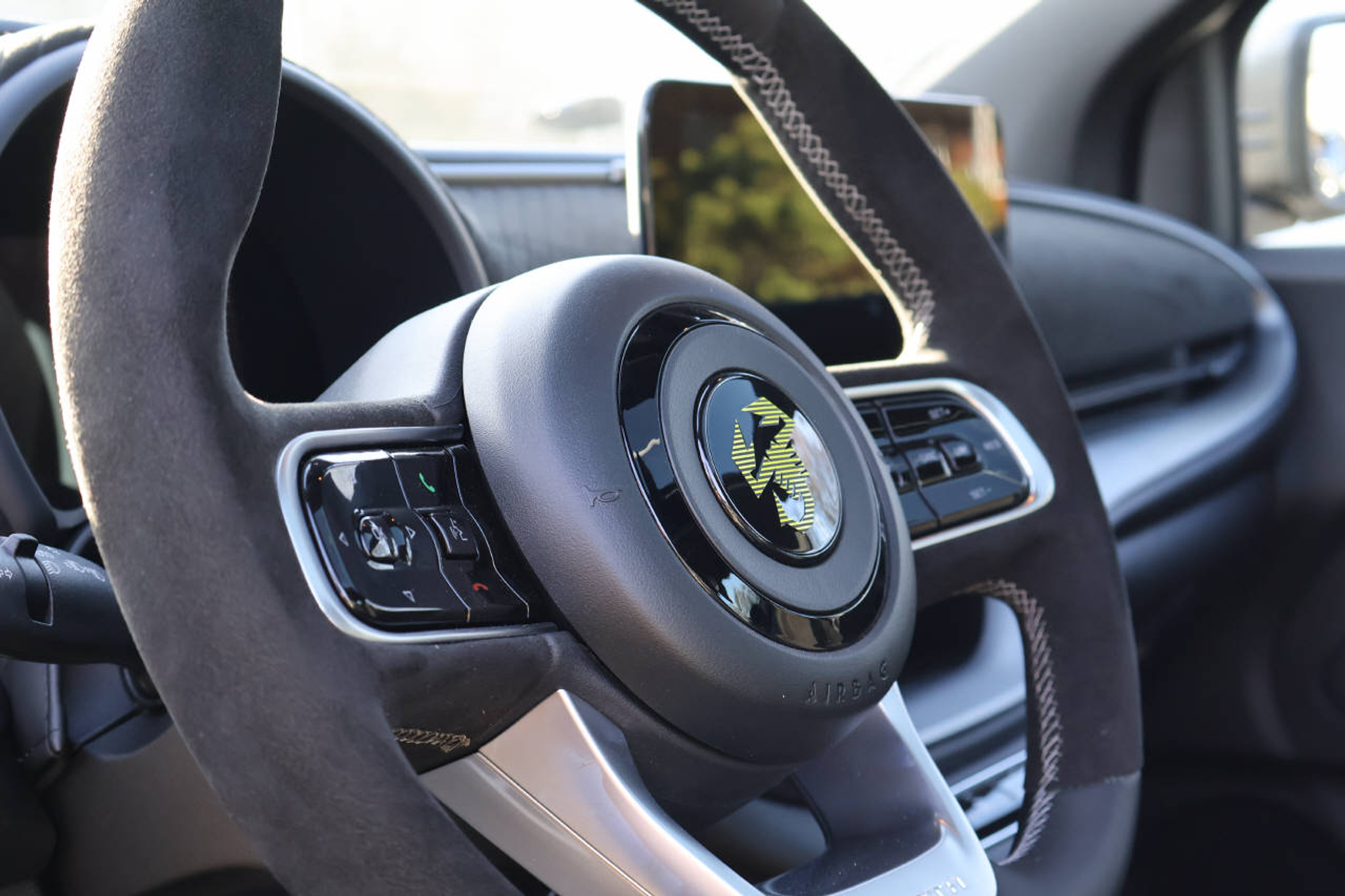 listing desktop thumbnail image 9