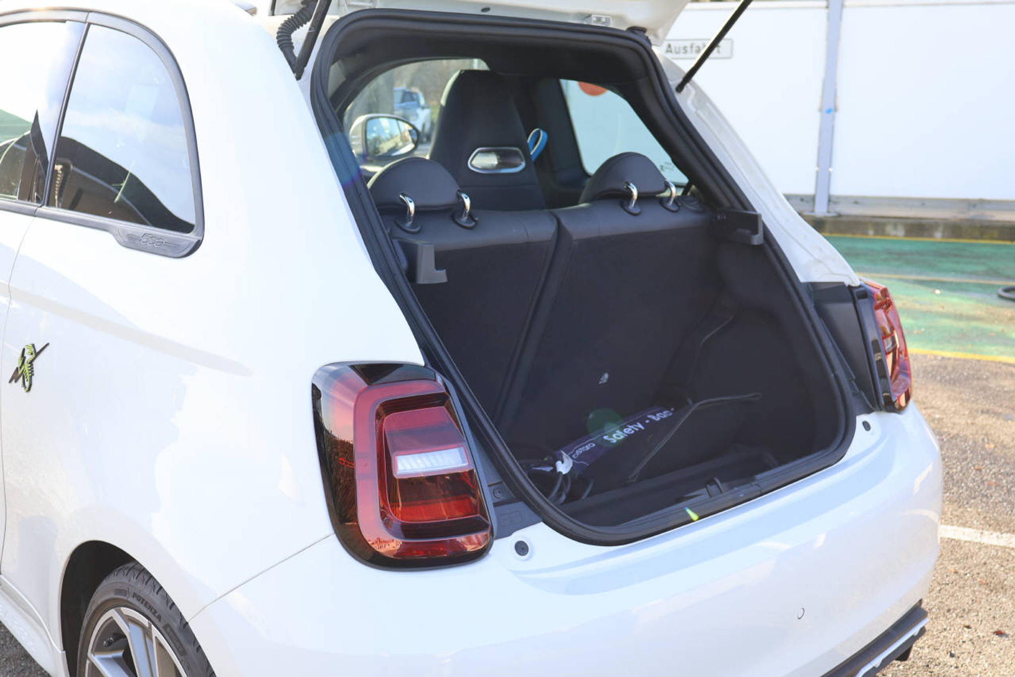 listing desktop thumbnail image 4