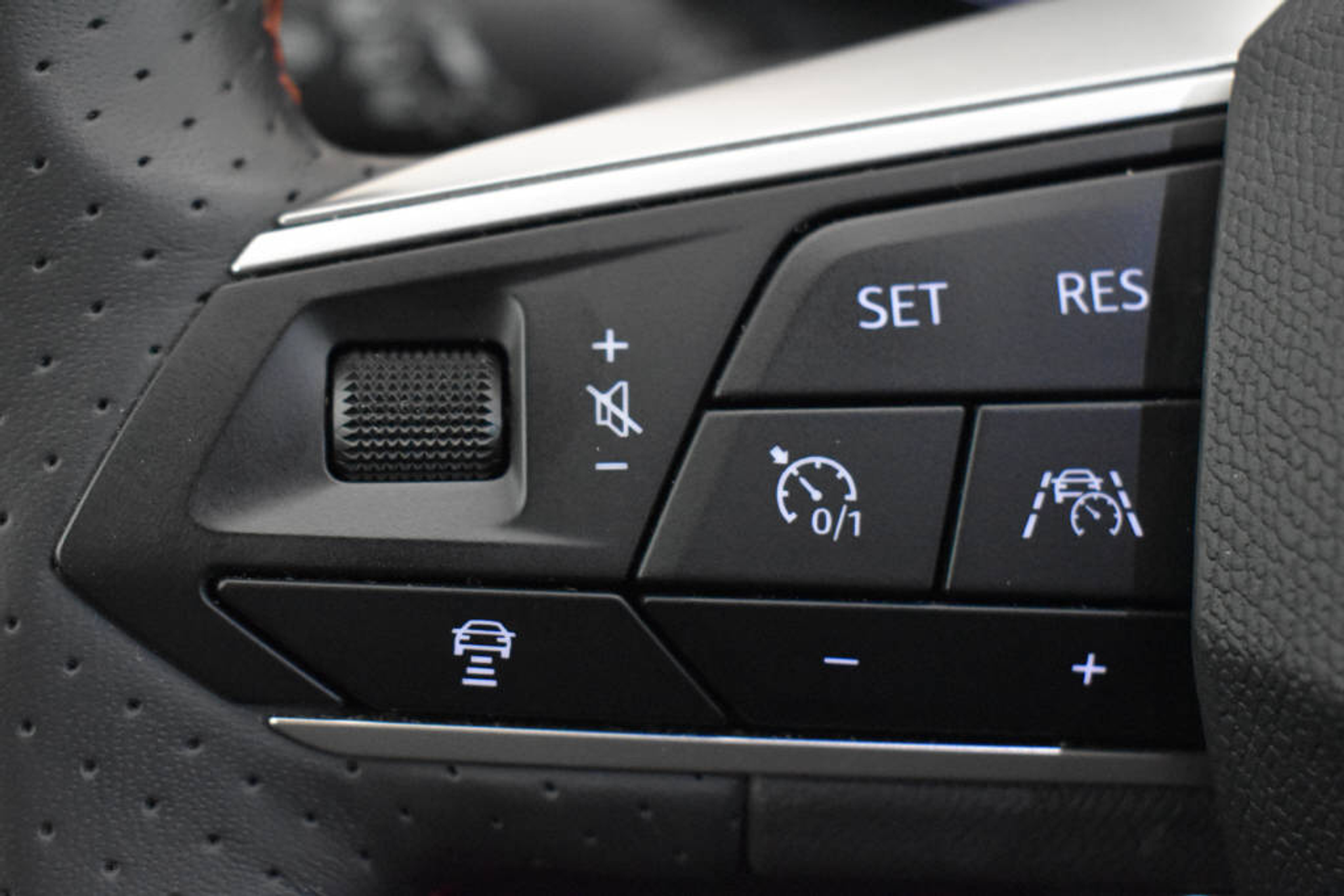 listing desktop thumbnail image 11