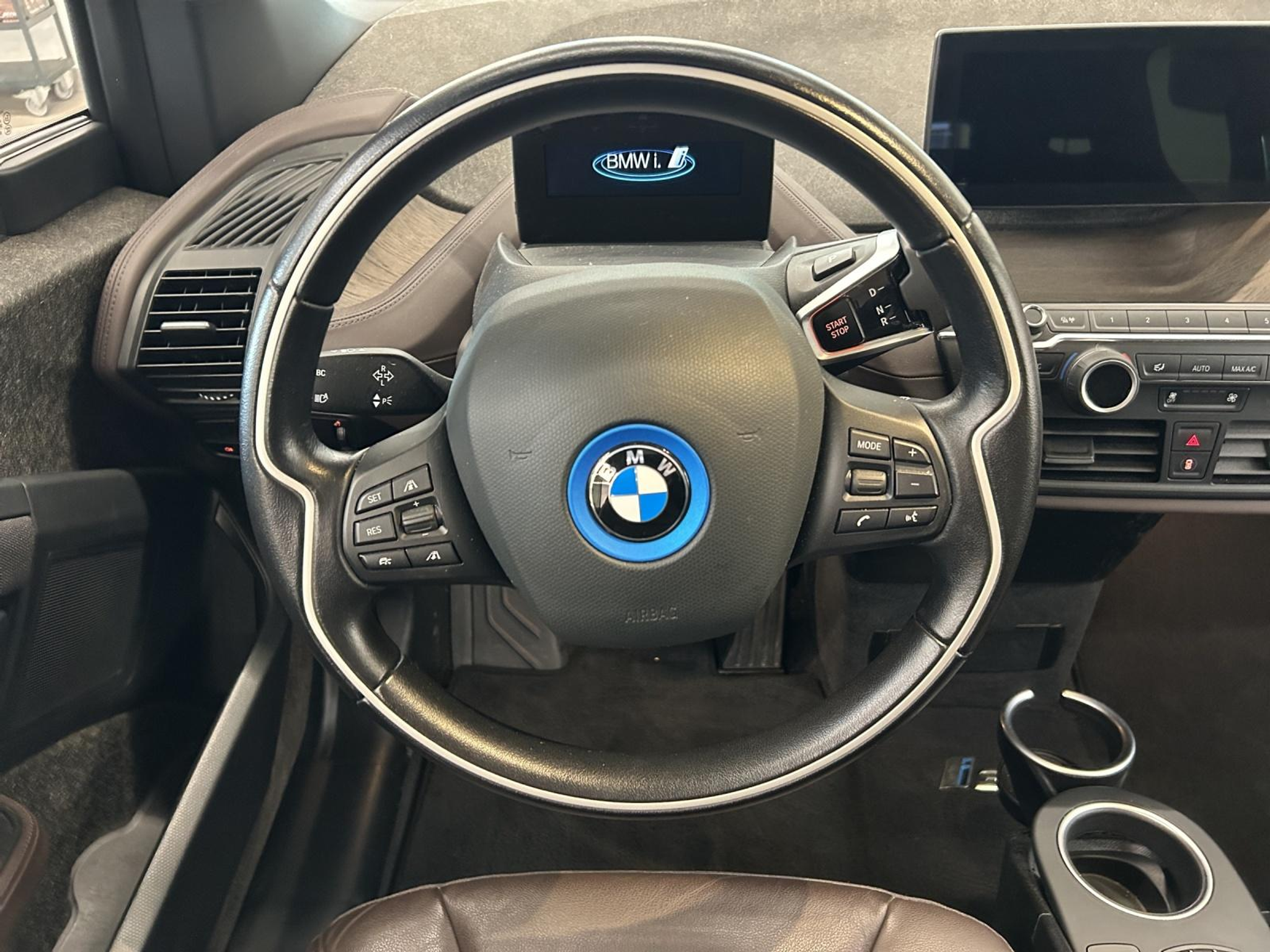 listing desktop thumbnail image 11