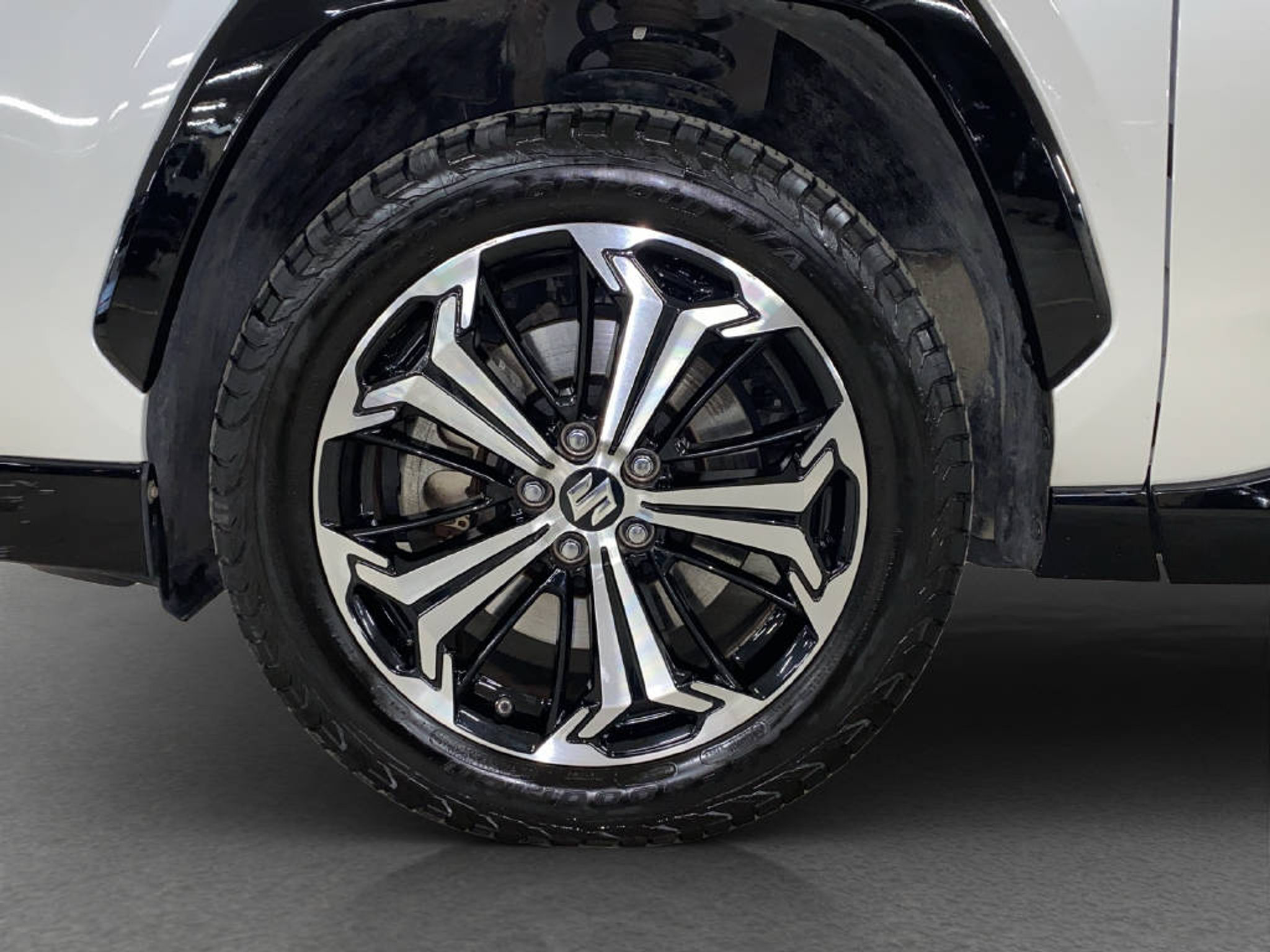 listing desktop thumbnail image 14