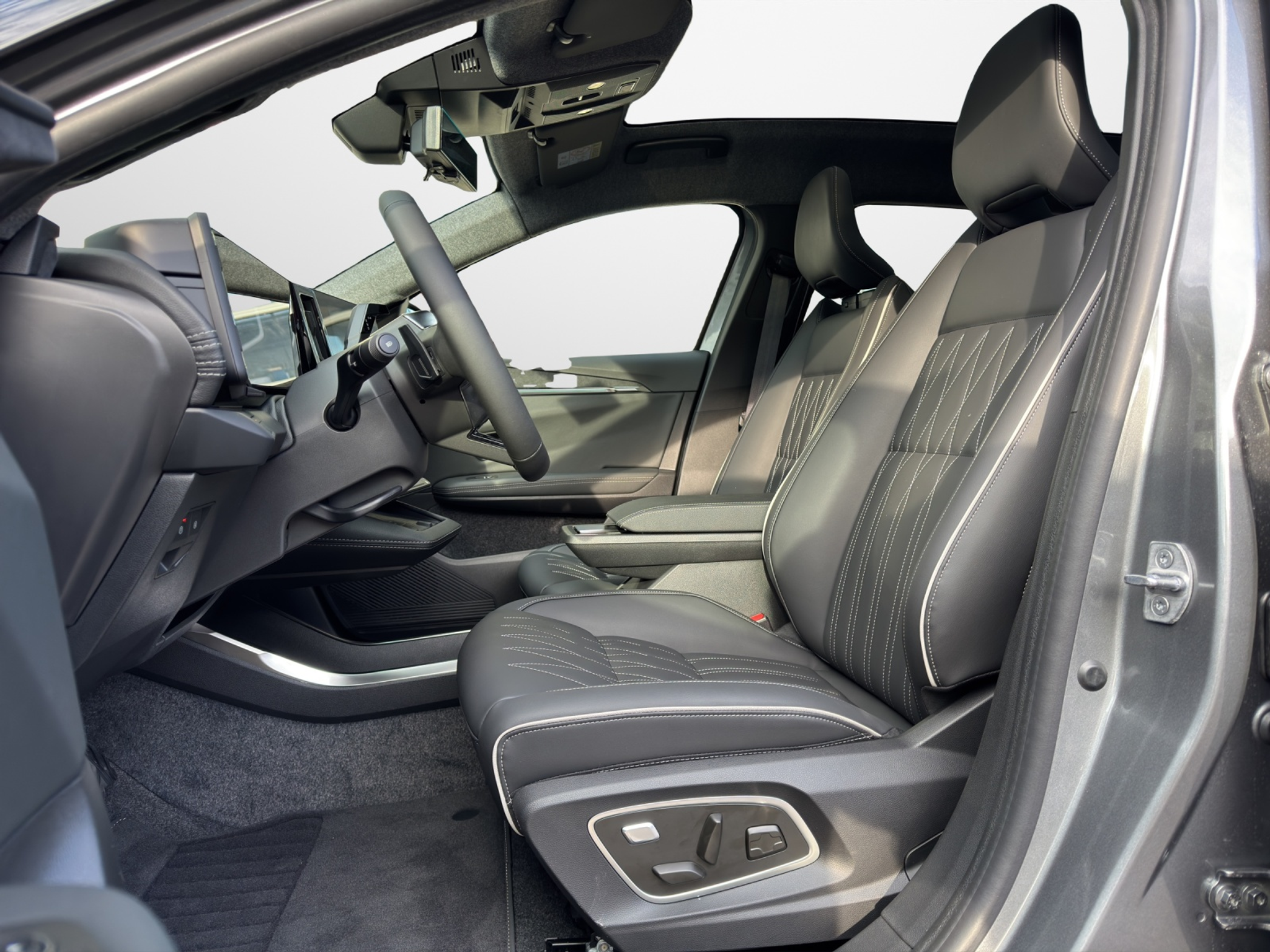 listing desktop thumbnail image 4