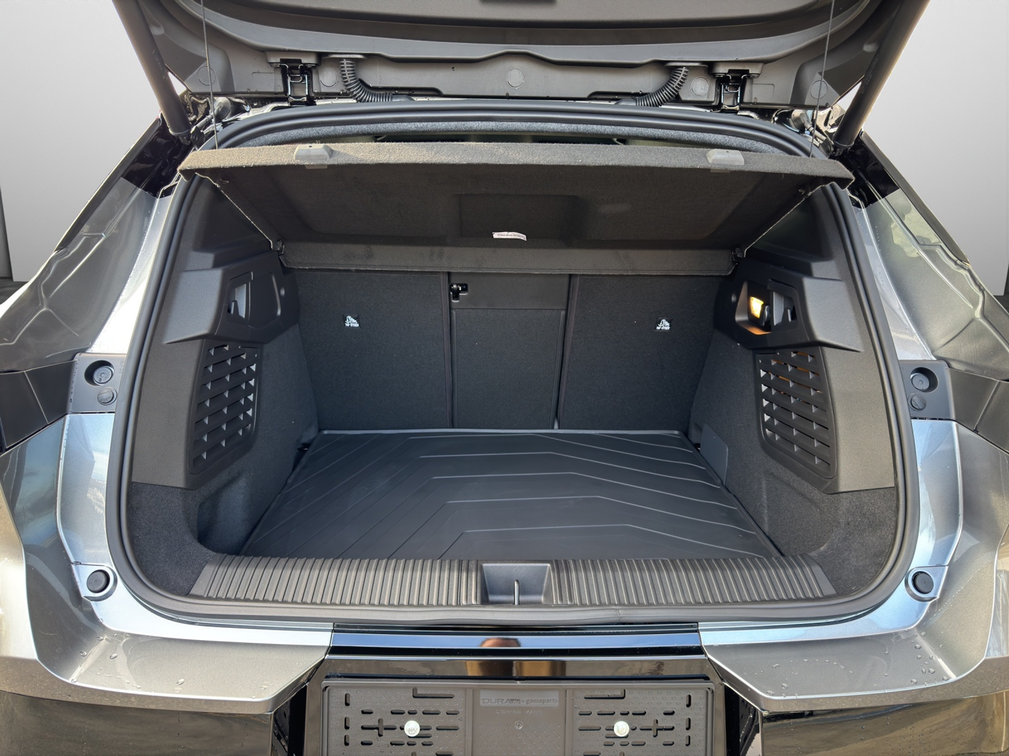 listing desktop thumbnail image 15