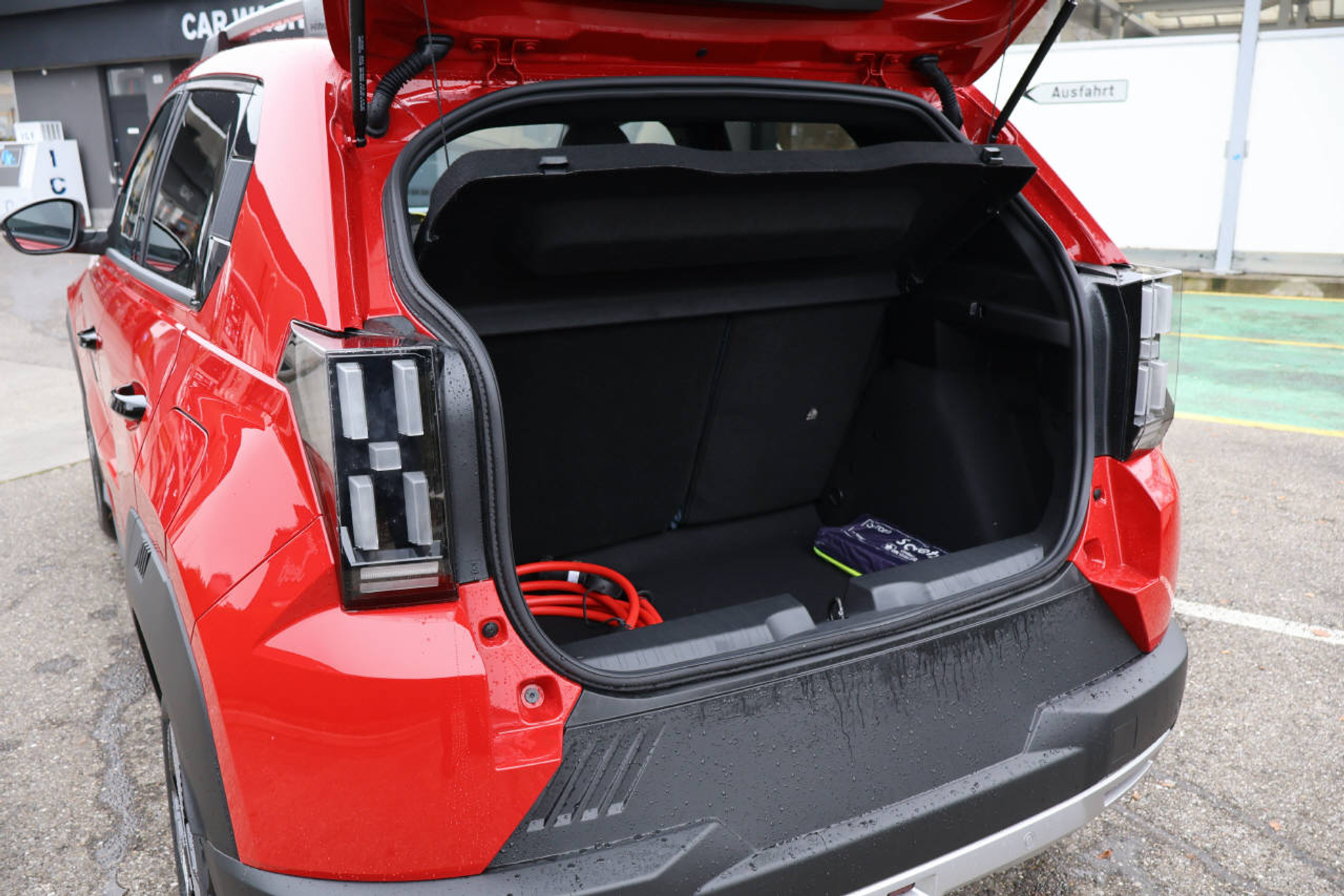 listing desktop thumbnail image 4