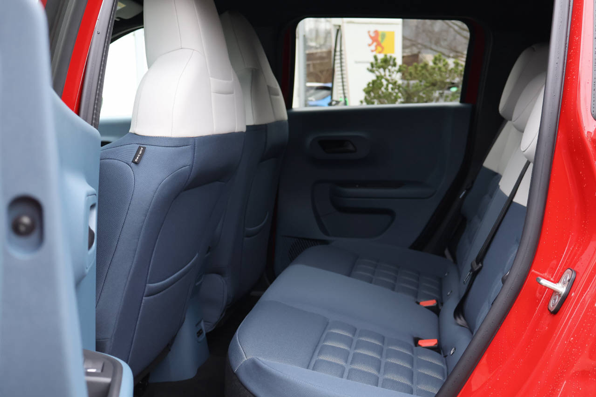 listing desktop thumbnail image 15