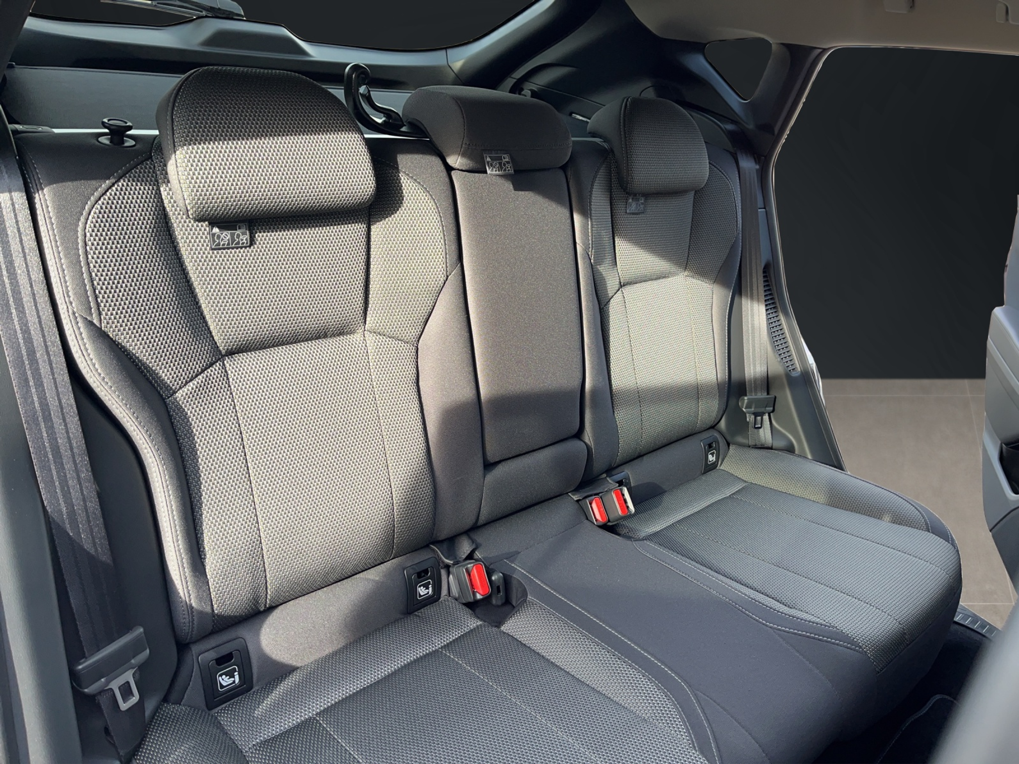 listing desktop thumbnail image 11