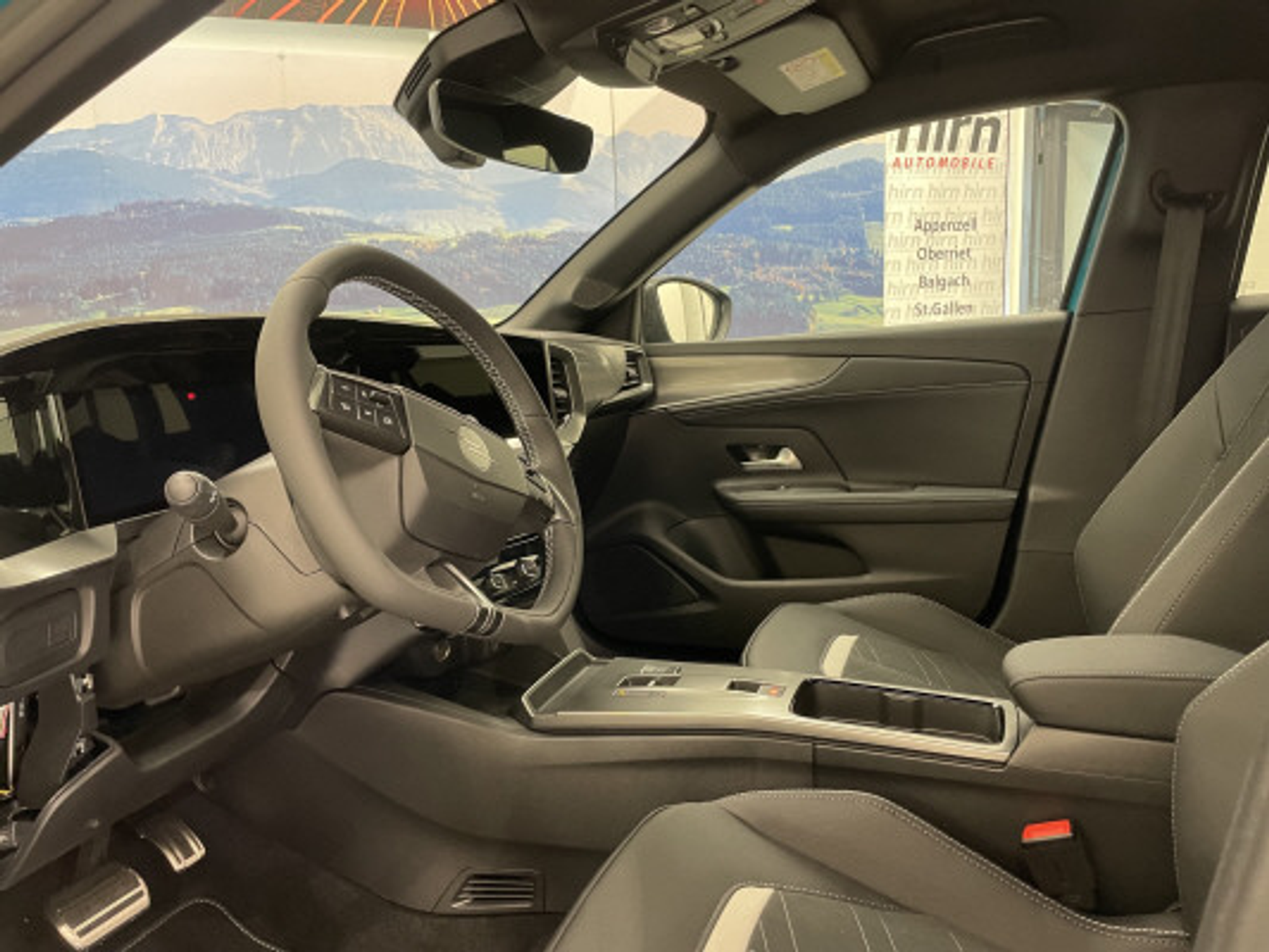 listing desktop thumbnail image 4