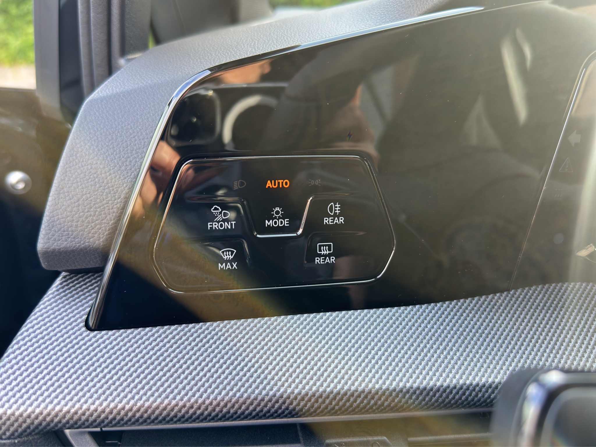 listing desktop thumbnail image 23