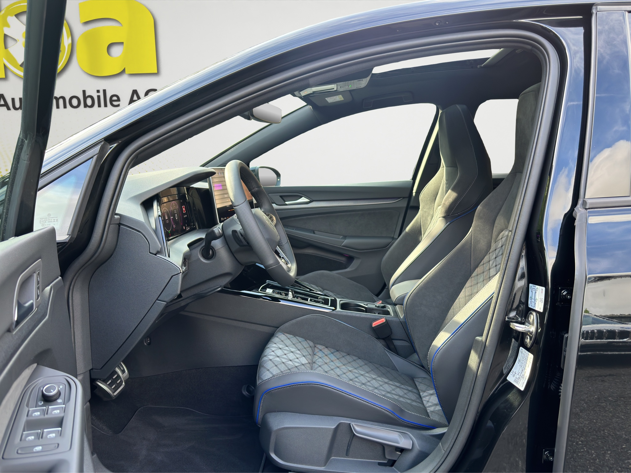 listing desktop thumbnail image 13