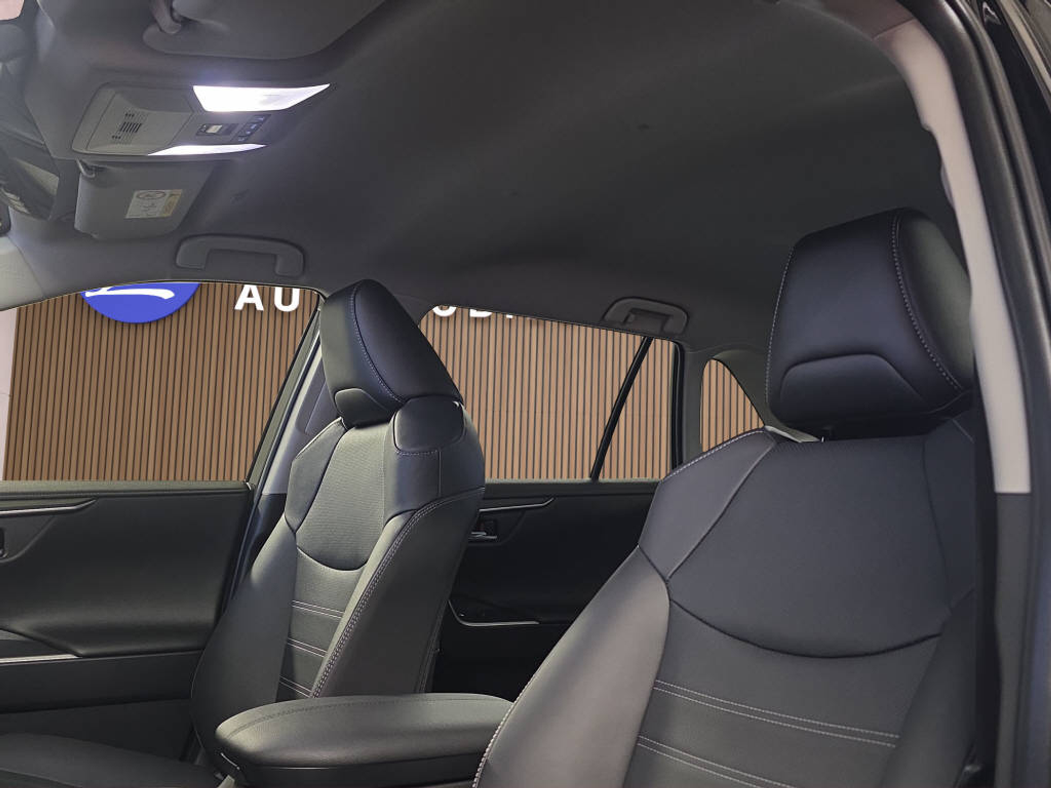 listing desktop thumbnail image 18