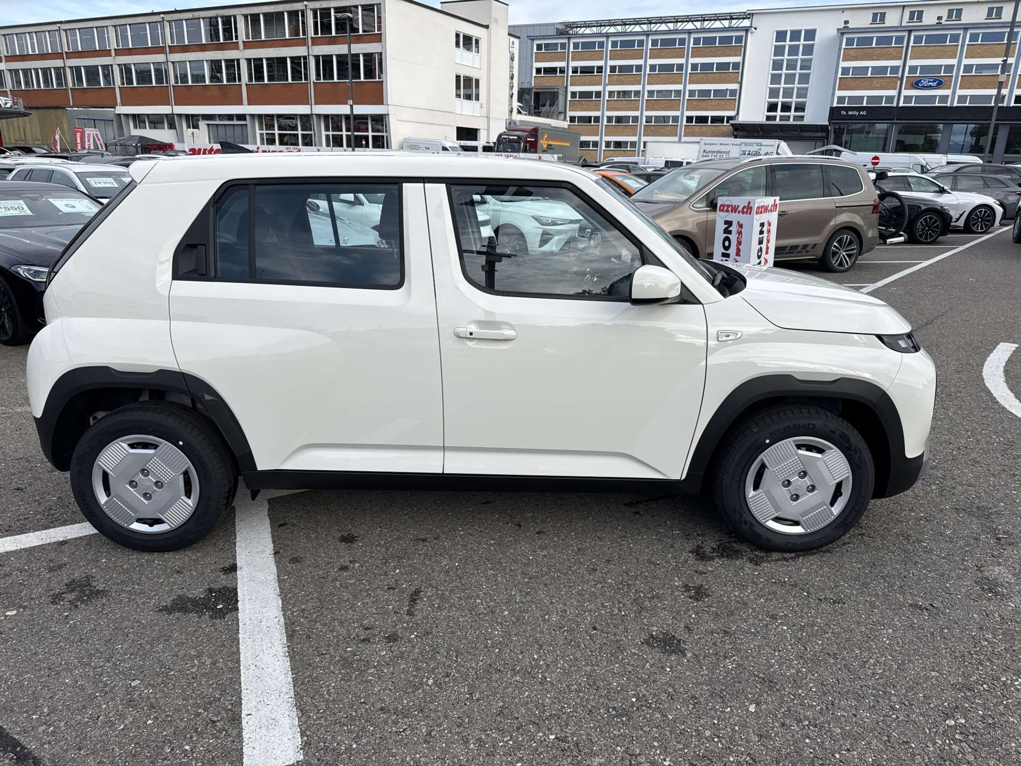 listing desktop thumbnail image 9