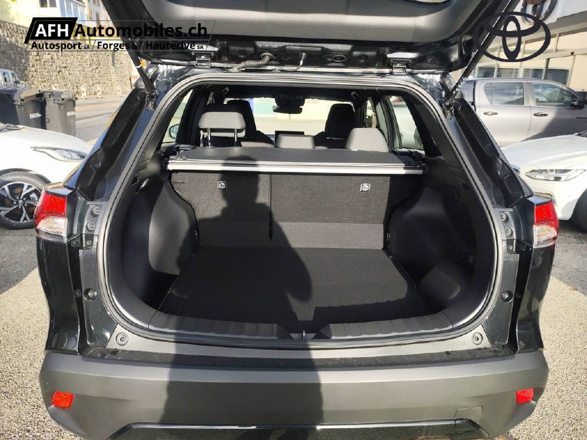 listing desktop thumbnail image 9