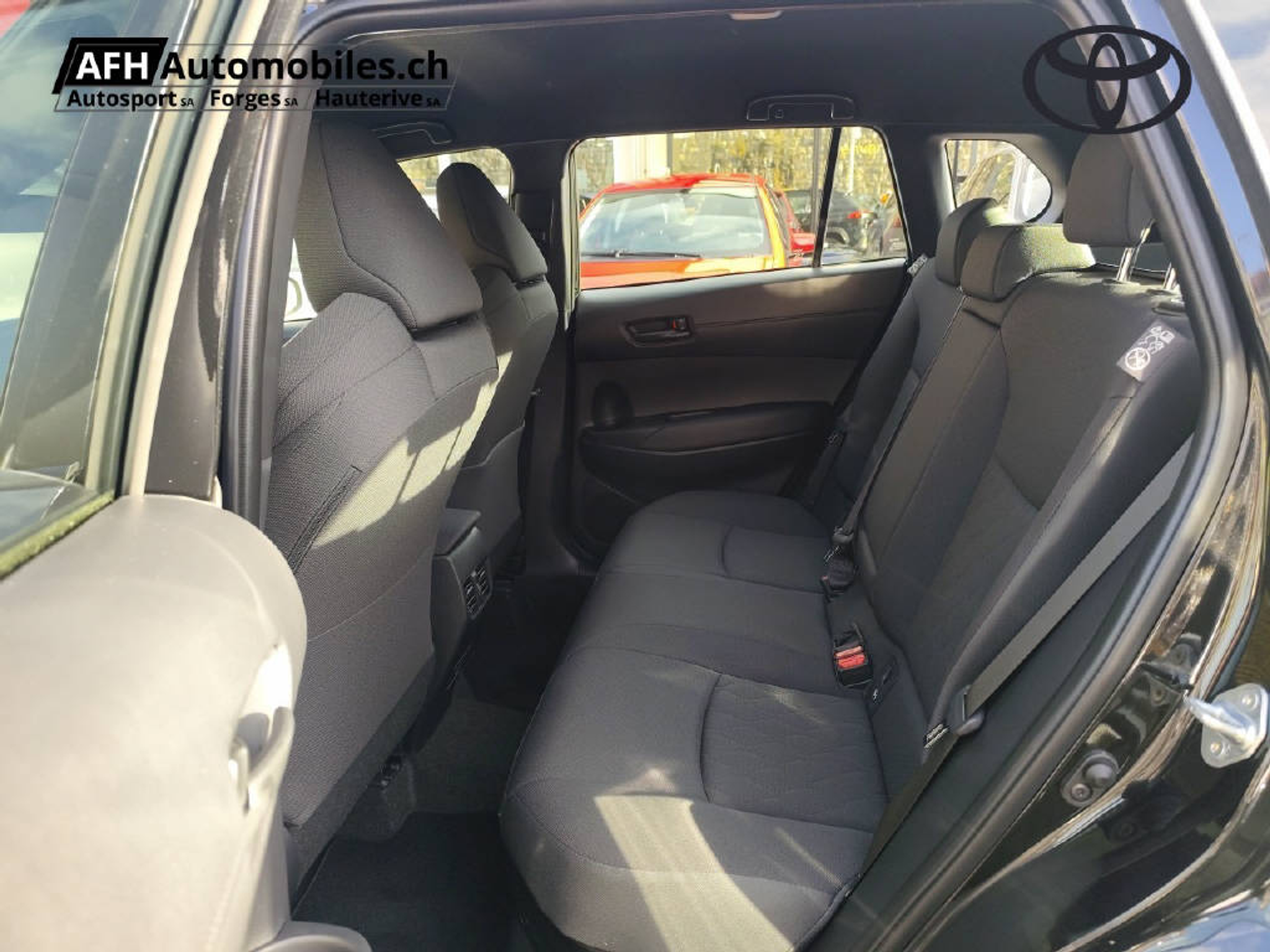 listing desktop thumbnail image 12