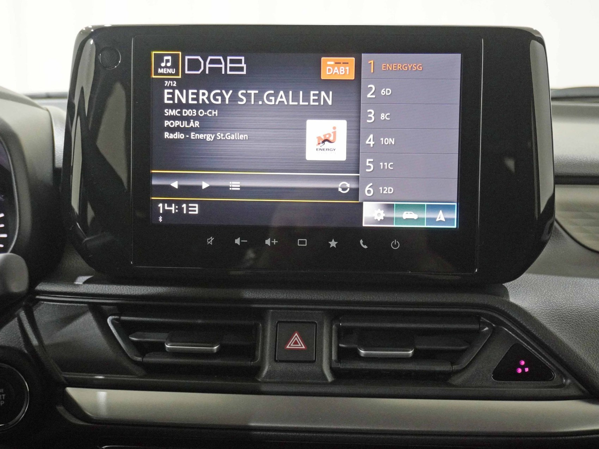 listing desktop thumbnail image 11