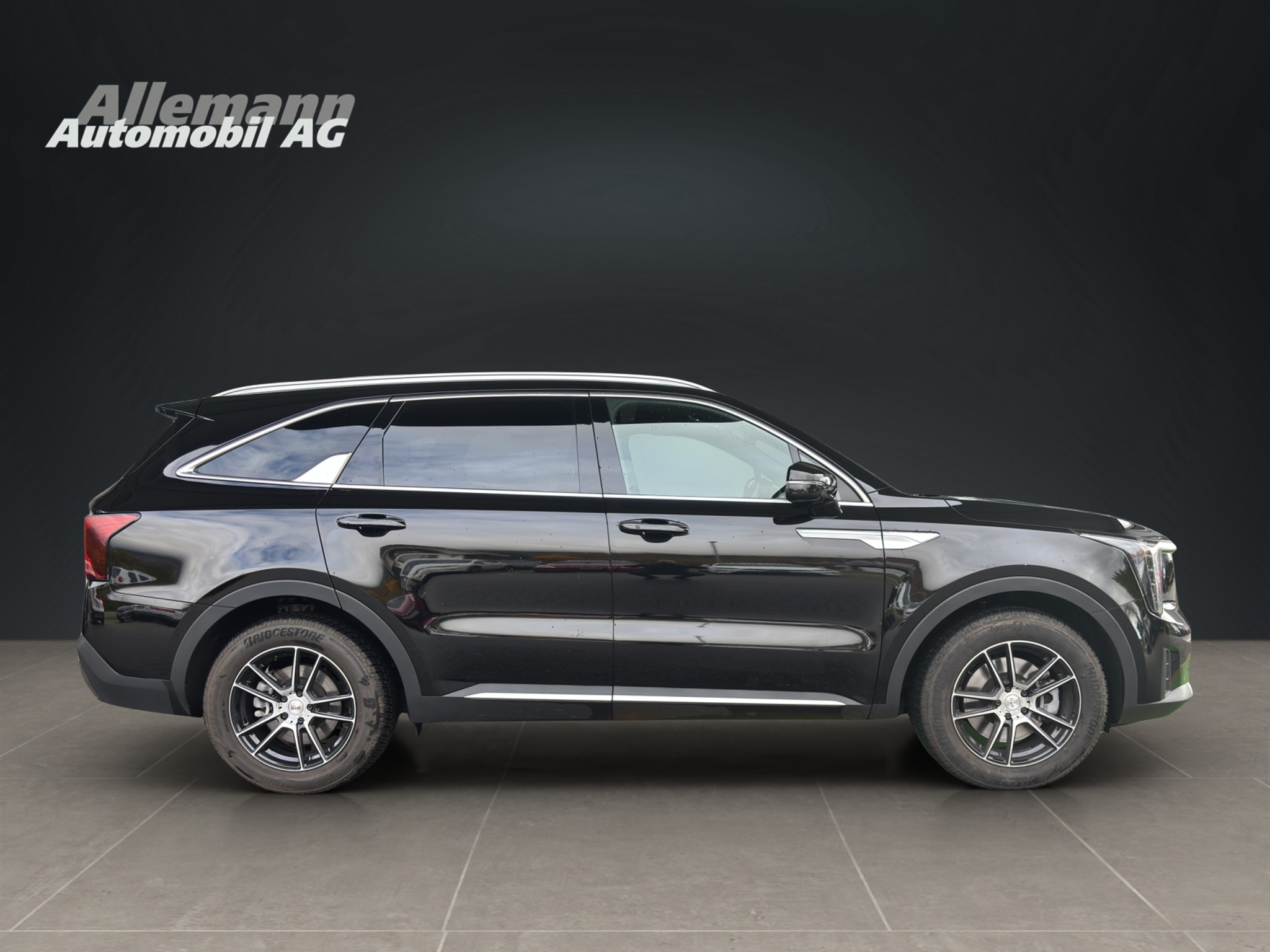 listing desktop thumbnail image 6