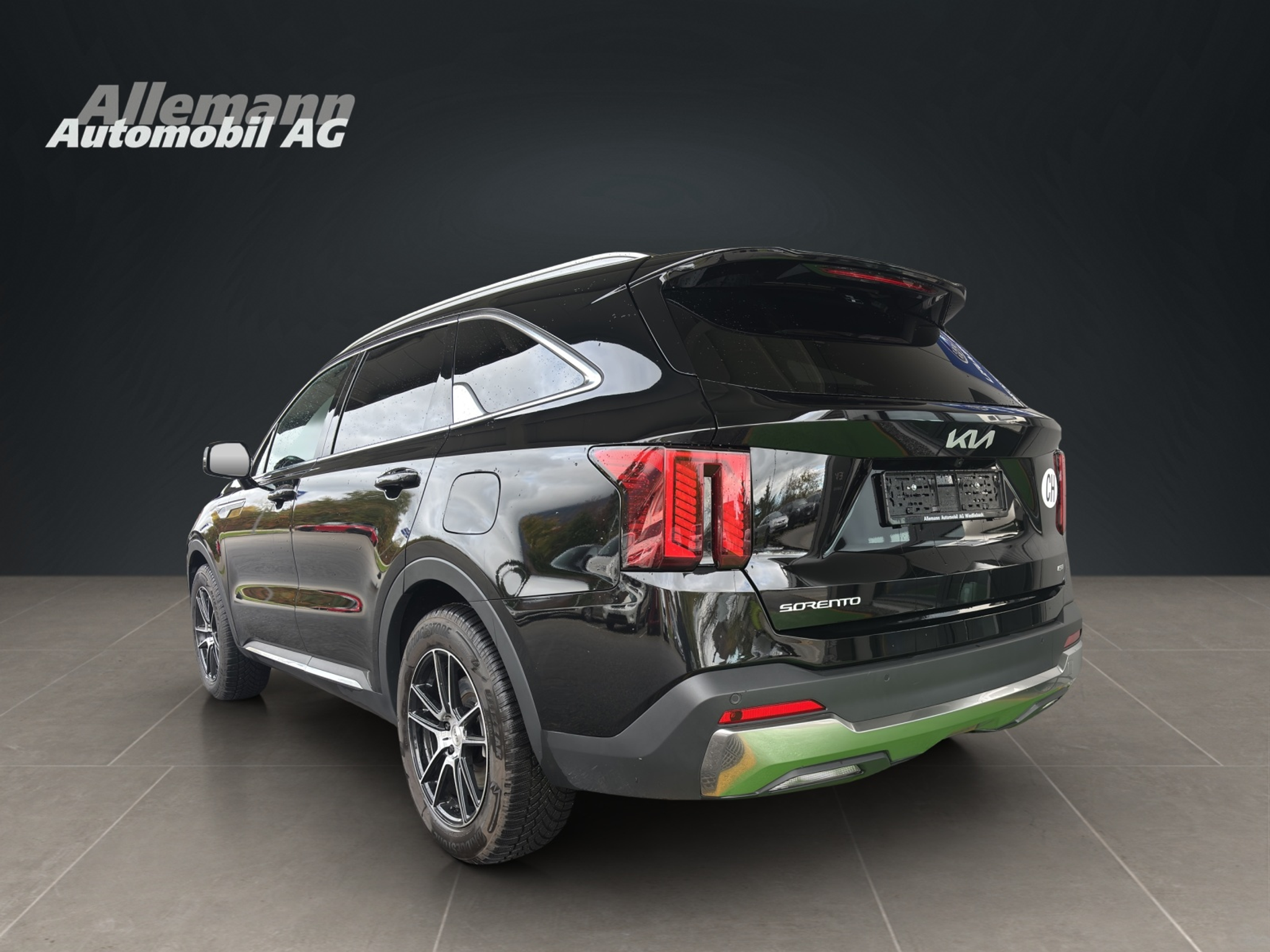 listing desktop thumbnail image 3