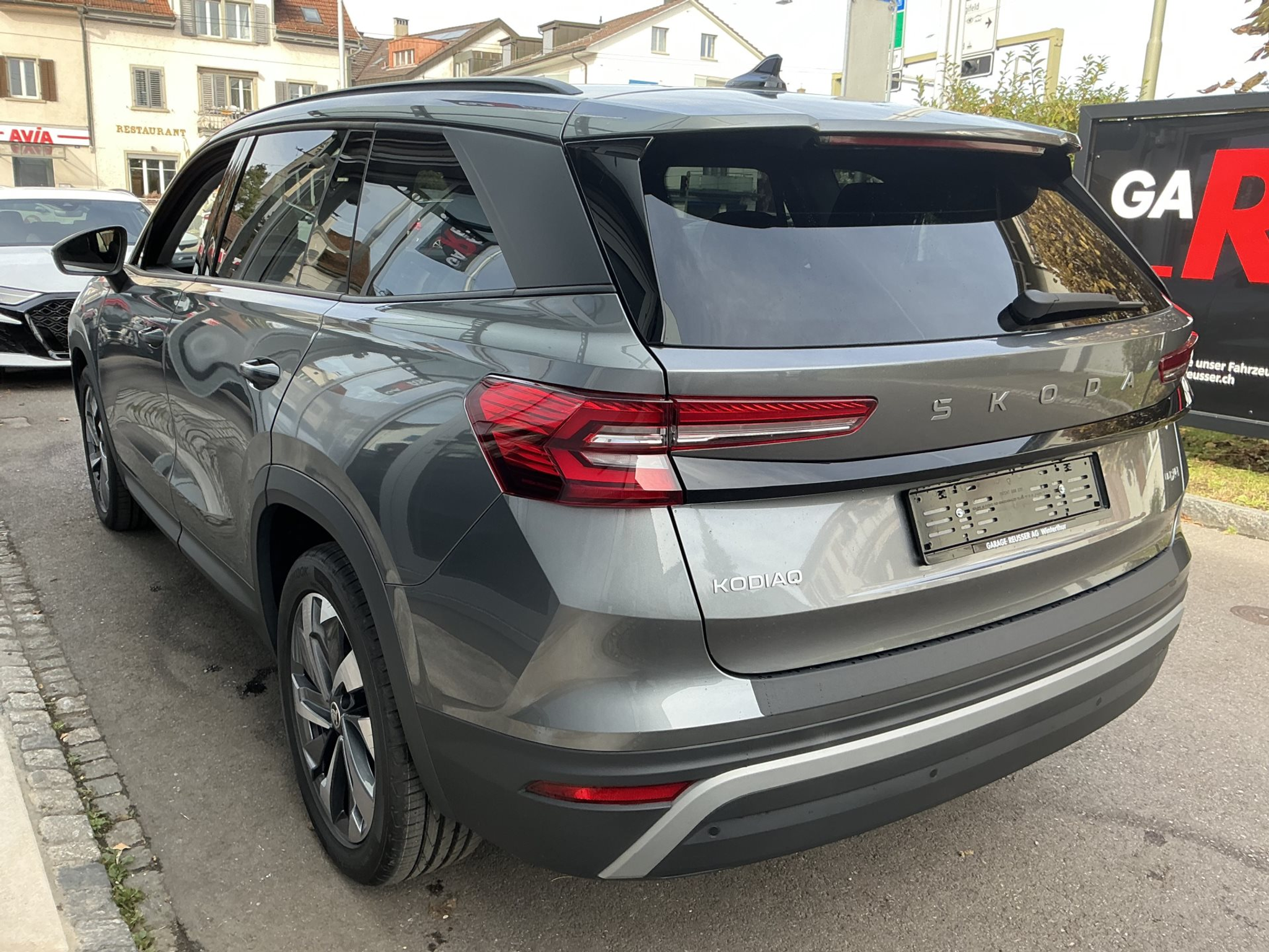 listing desktop thumbnail image 5