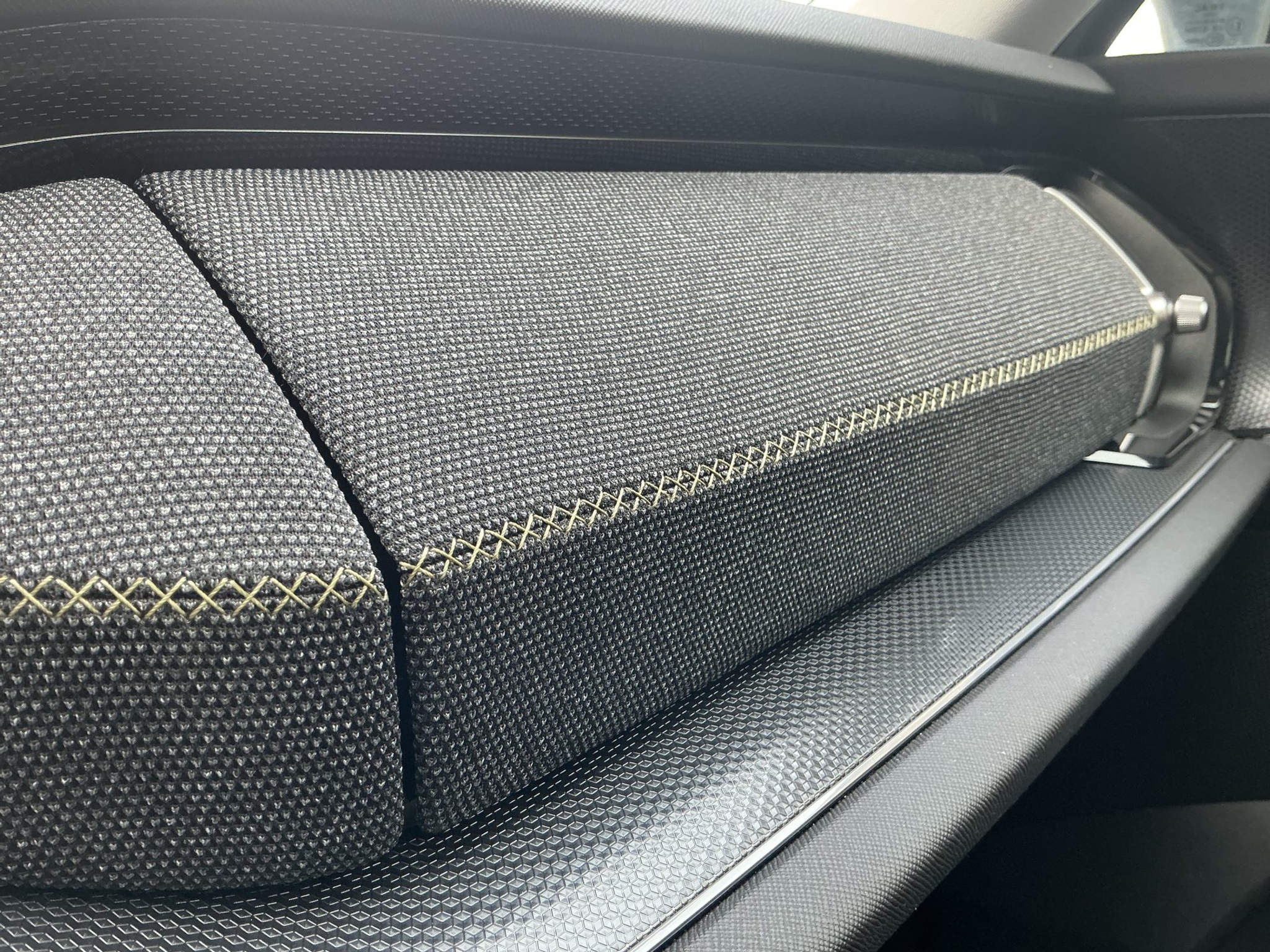 listing desktop thumbnail image 25