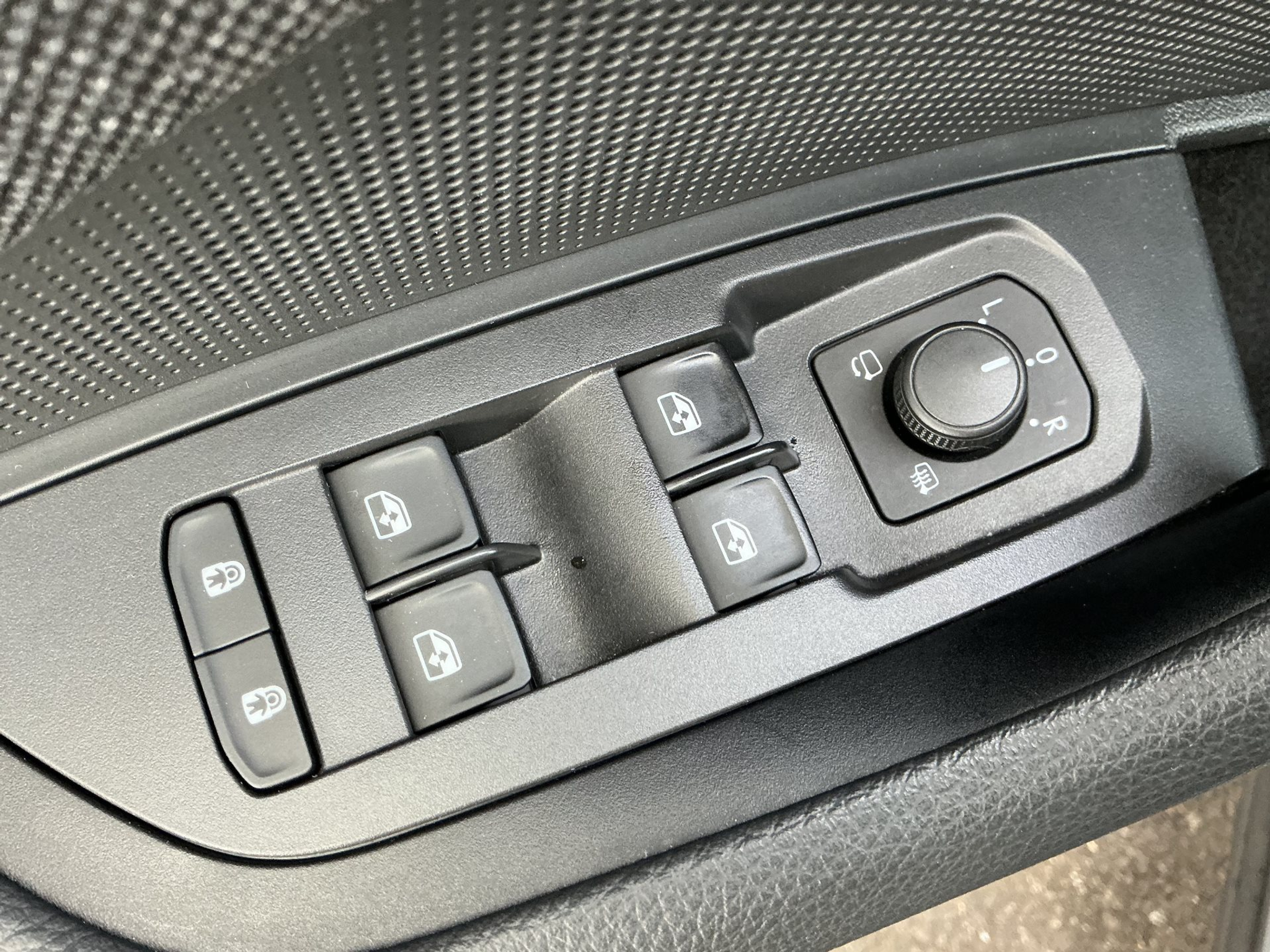 listing desktop thumbnail image 26