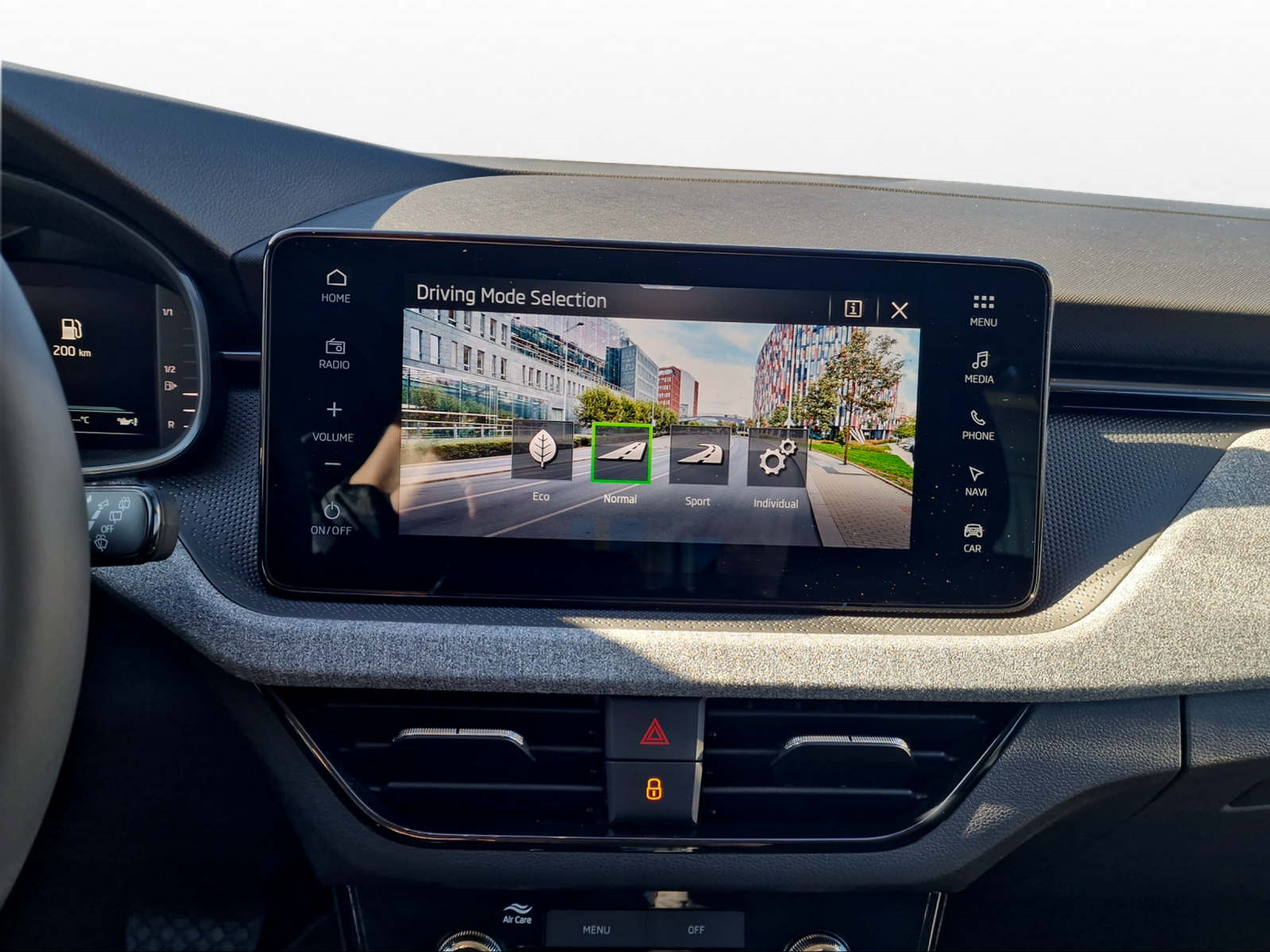 listing desktop thumbnail image 8