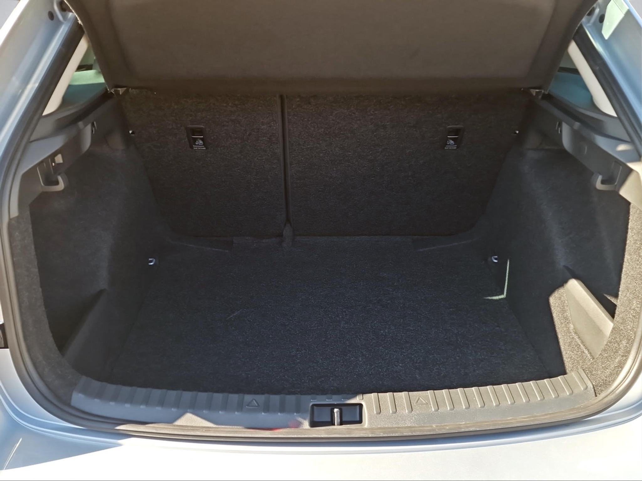 listing desktop thumbnail image 11