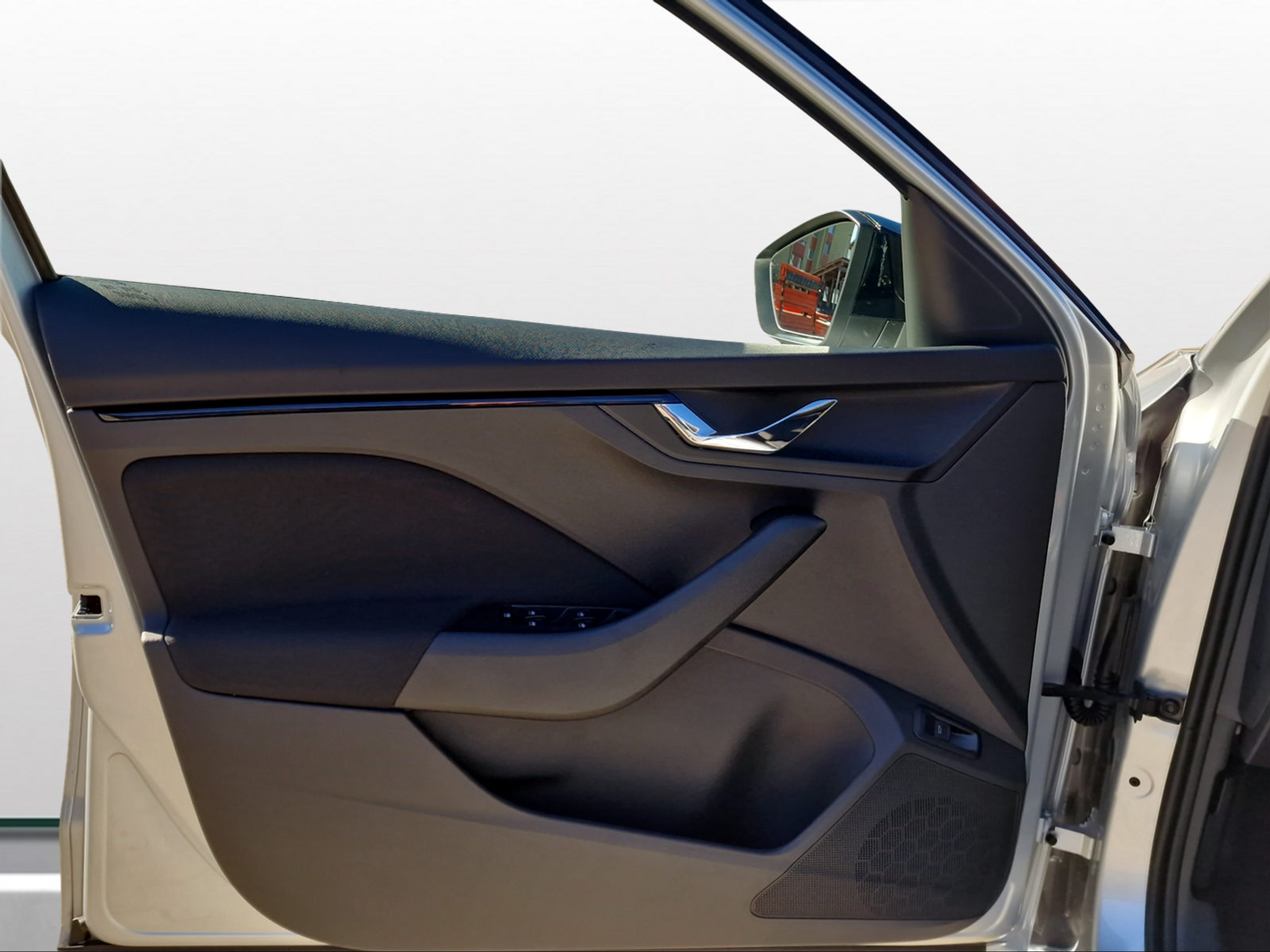 listing desktop thumbnail image 9