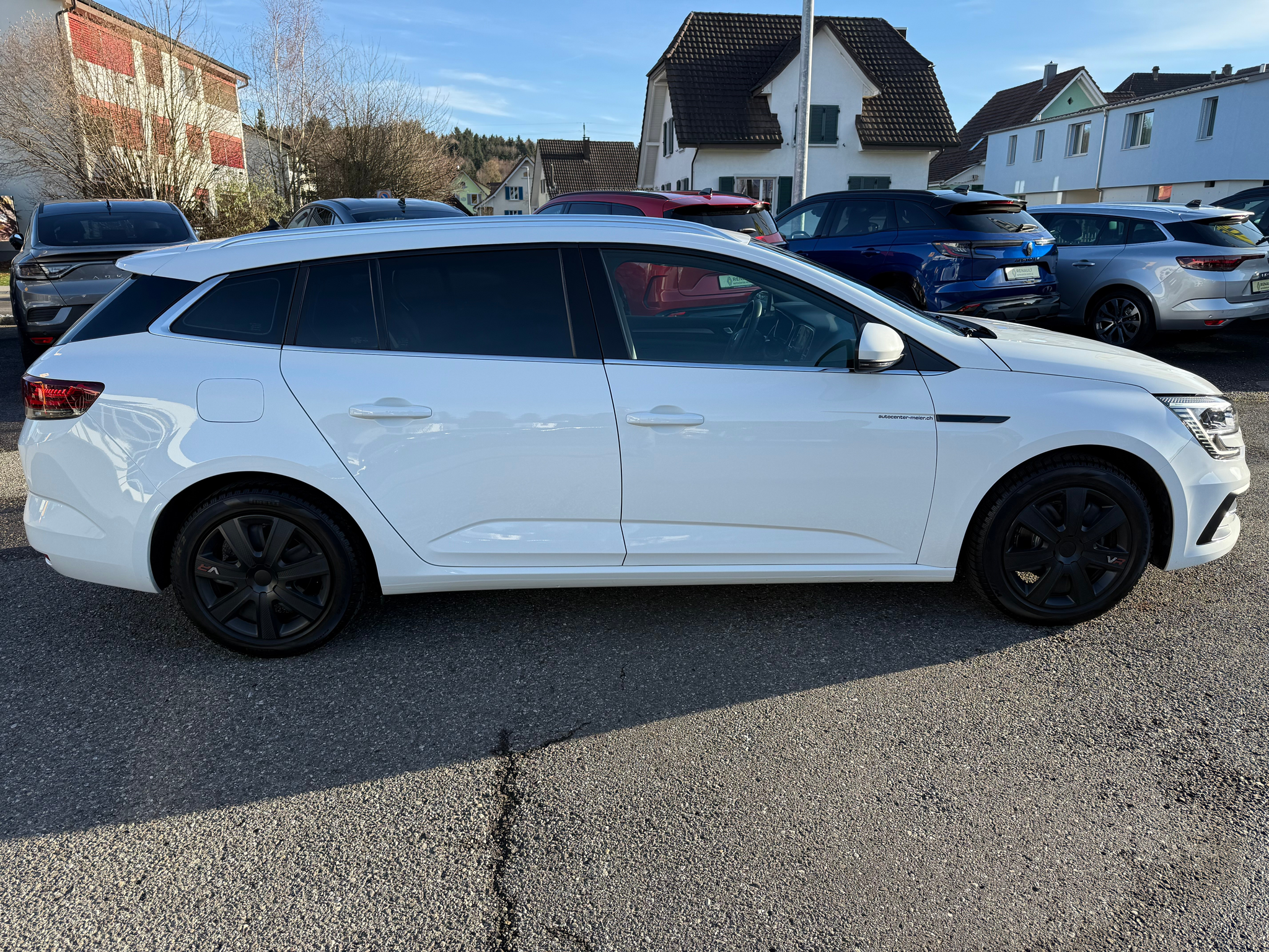 listing desktop thumbnail image 6