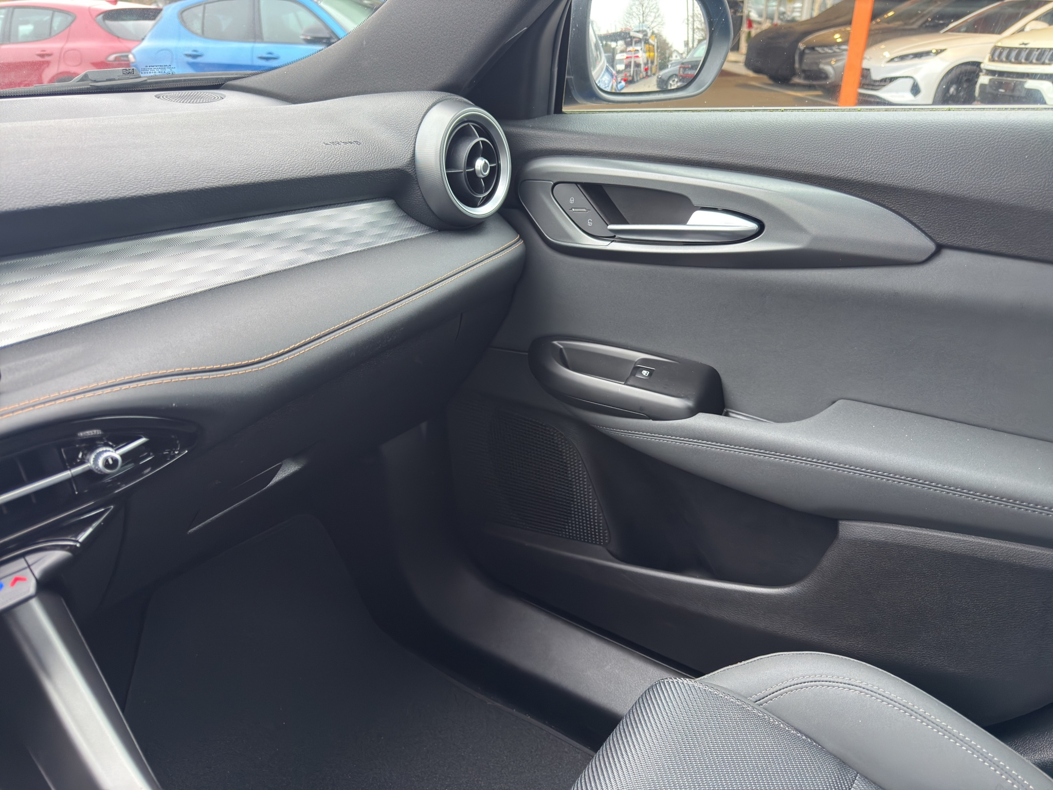 listing desktop thumbnail image 27