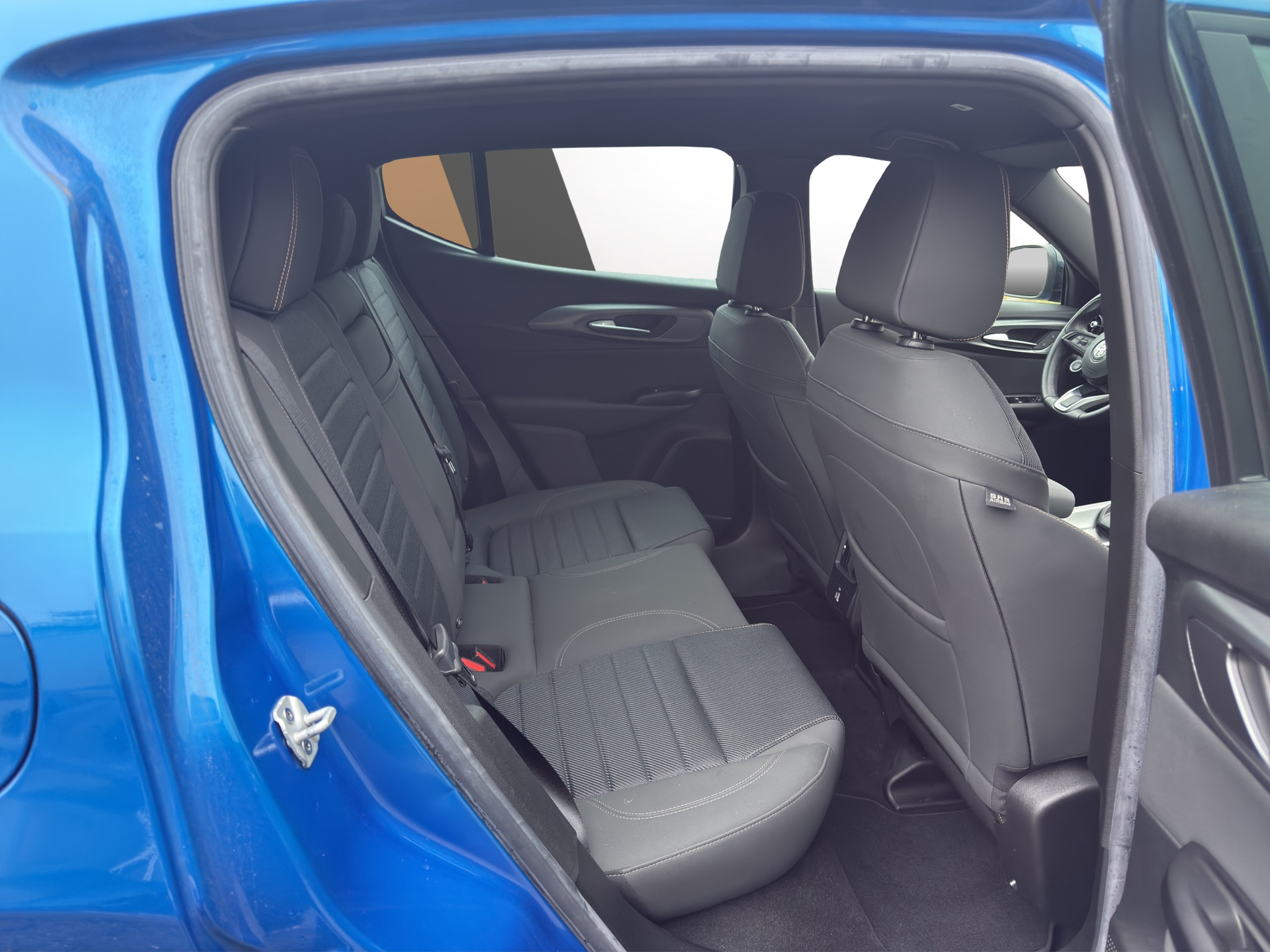 listing desktop thumbnail image 11