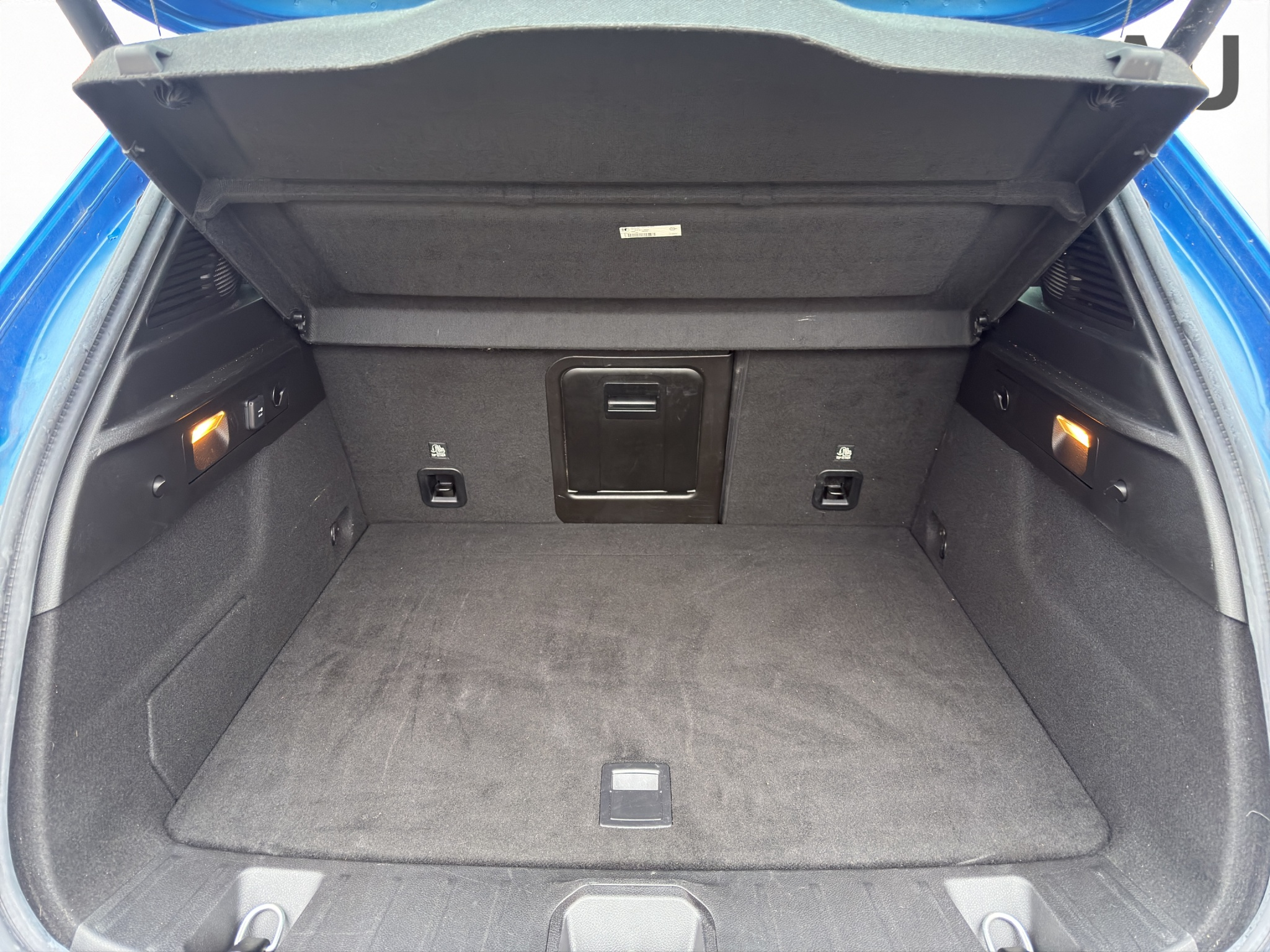 listing desktop thumbnail image 17