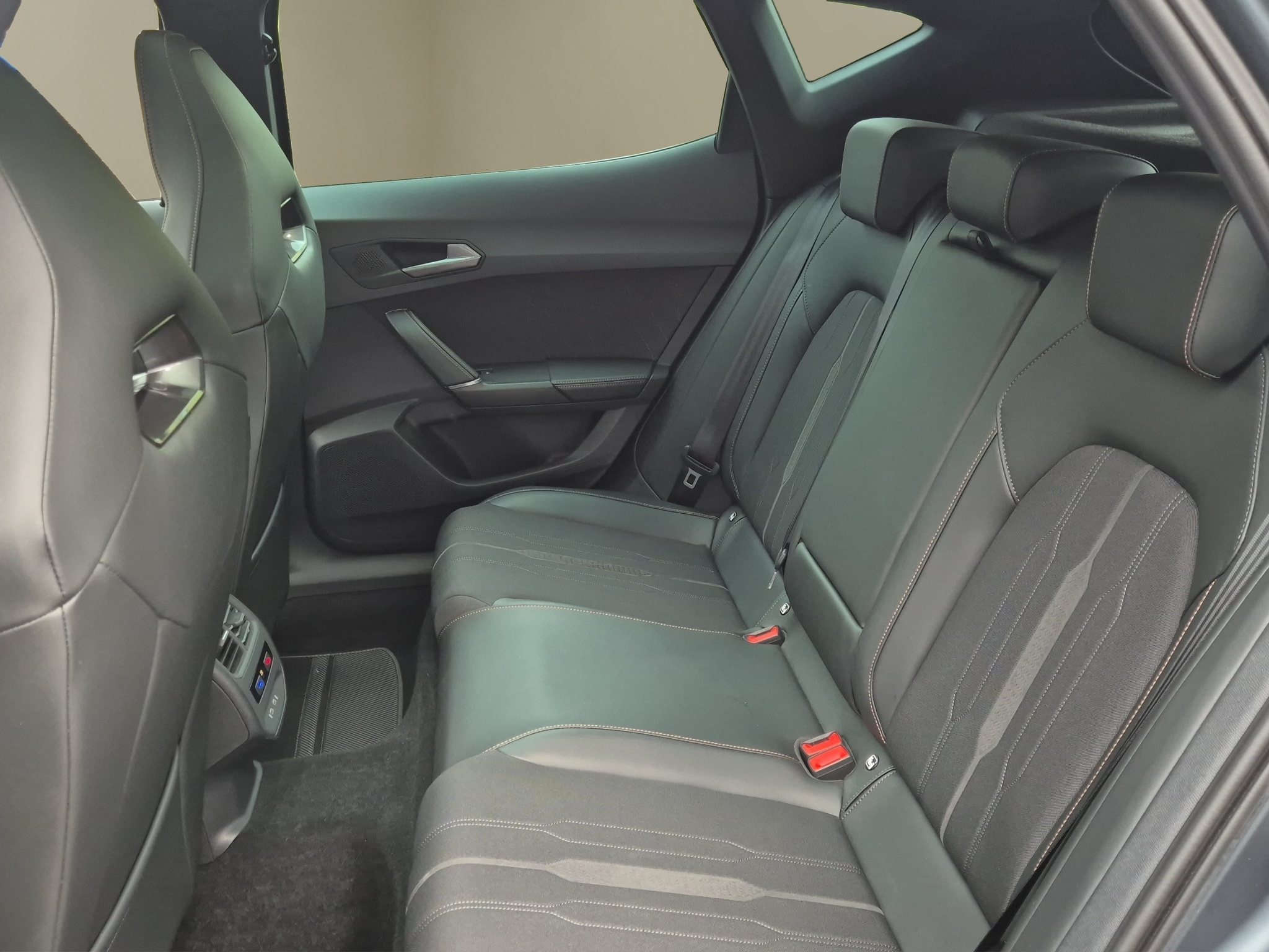 listing desktop thumbnail image 14