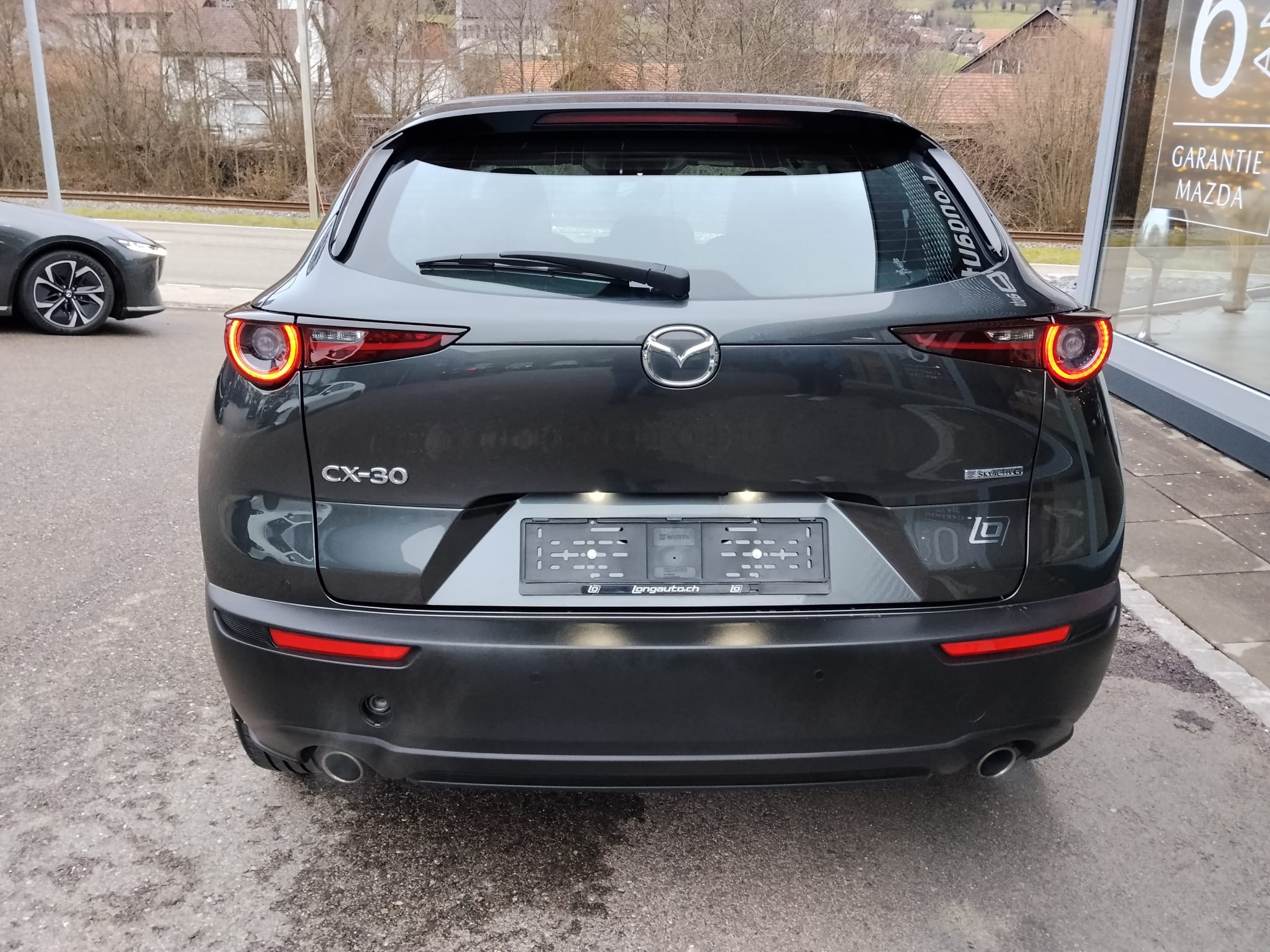 listing desktop thumbnail image 4